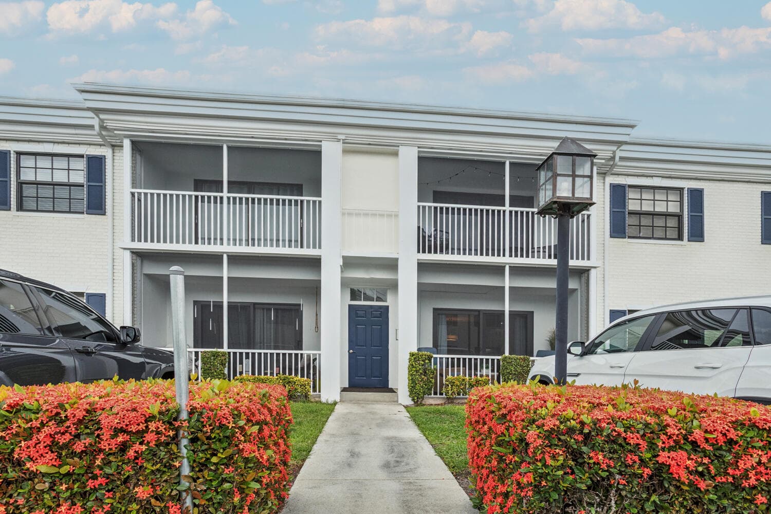 160 Cypress Club #Unit 612 Pompano Beach FL 33060 — photo 1