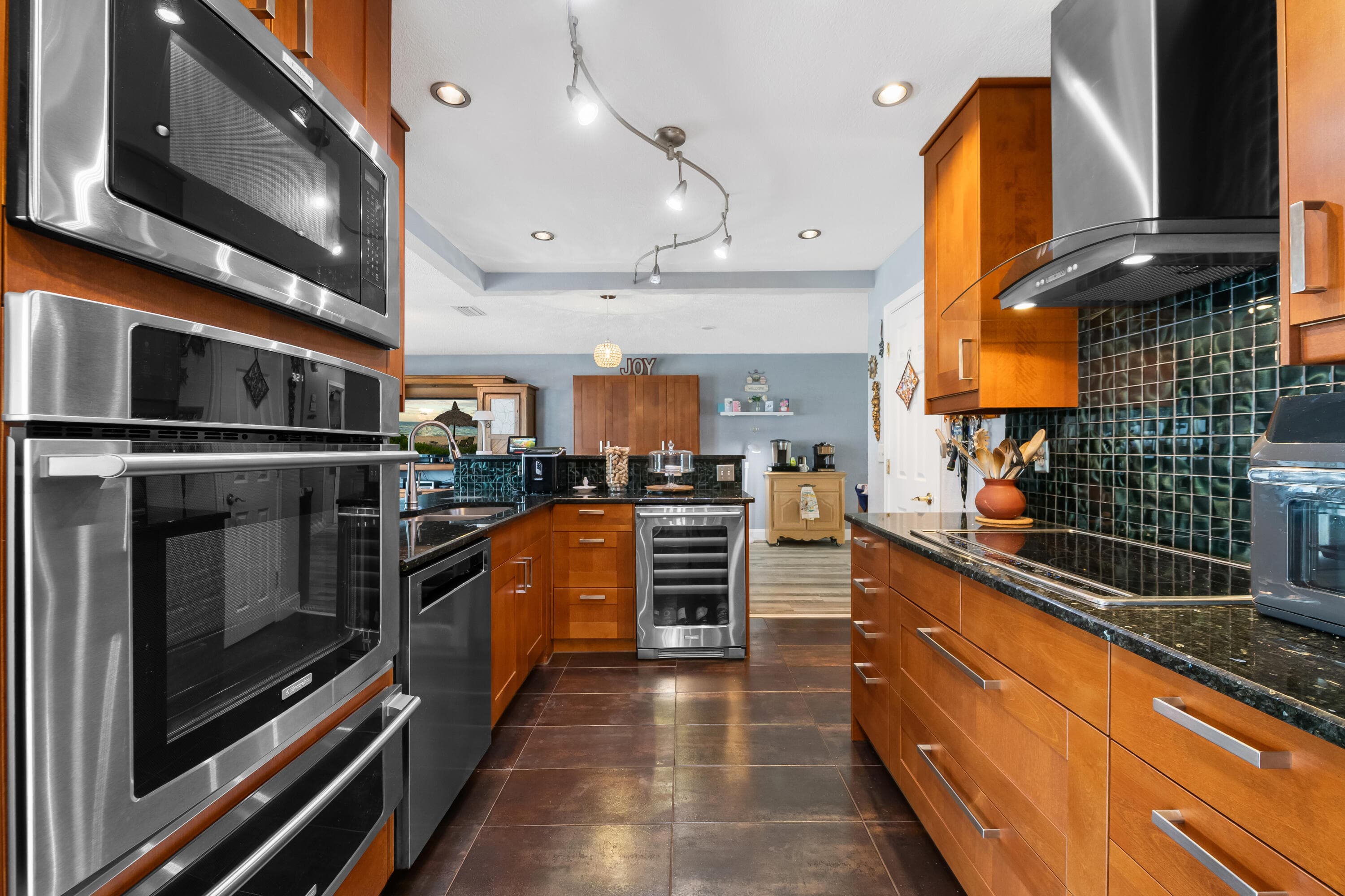 6816 28th Fort Lauderdale FL 33309 — thumbnail 7 of 54