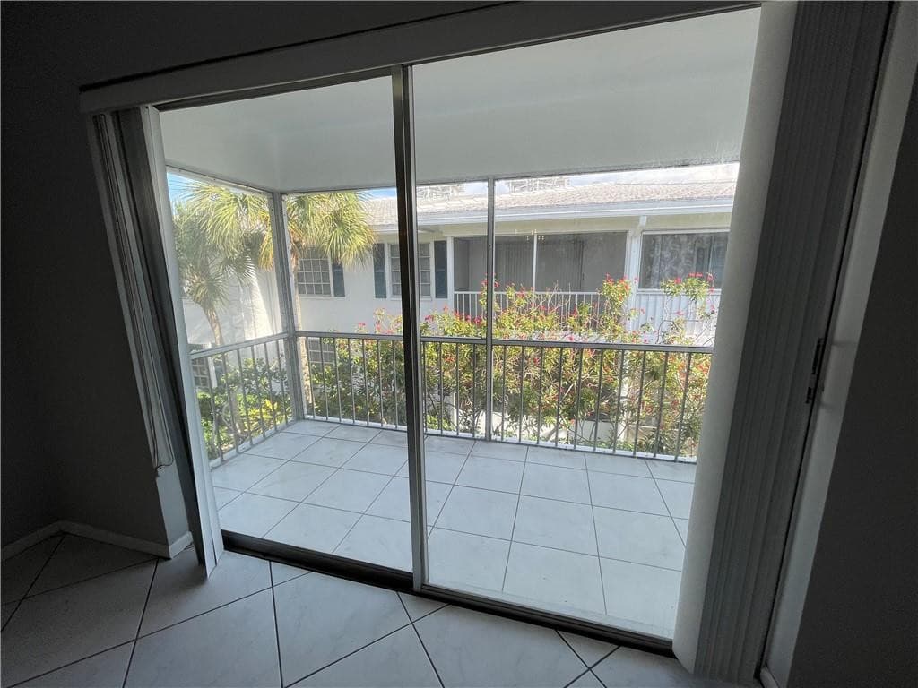 2180 67th #730 Fort Lauderdale FL 33308 — thumbnail 10 of 25