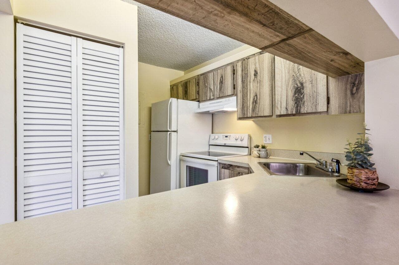 618 Sea Pine #A2 Greenacres FL 33415 — thumbnail 10 of 42