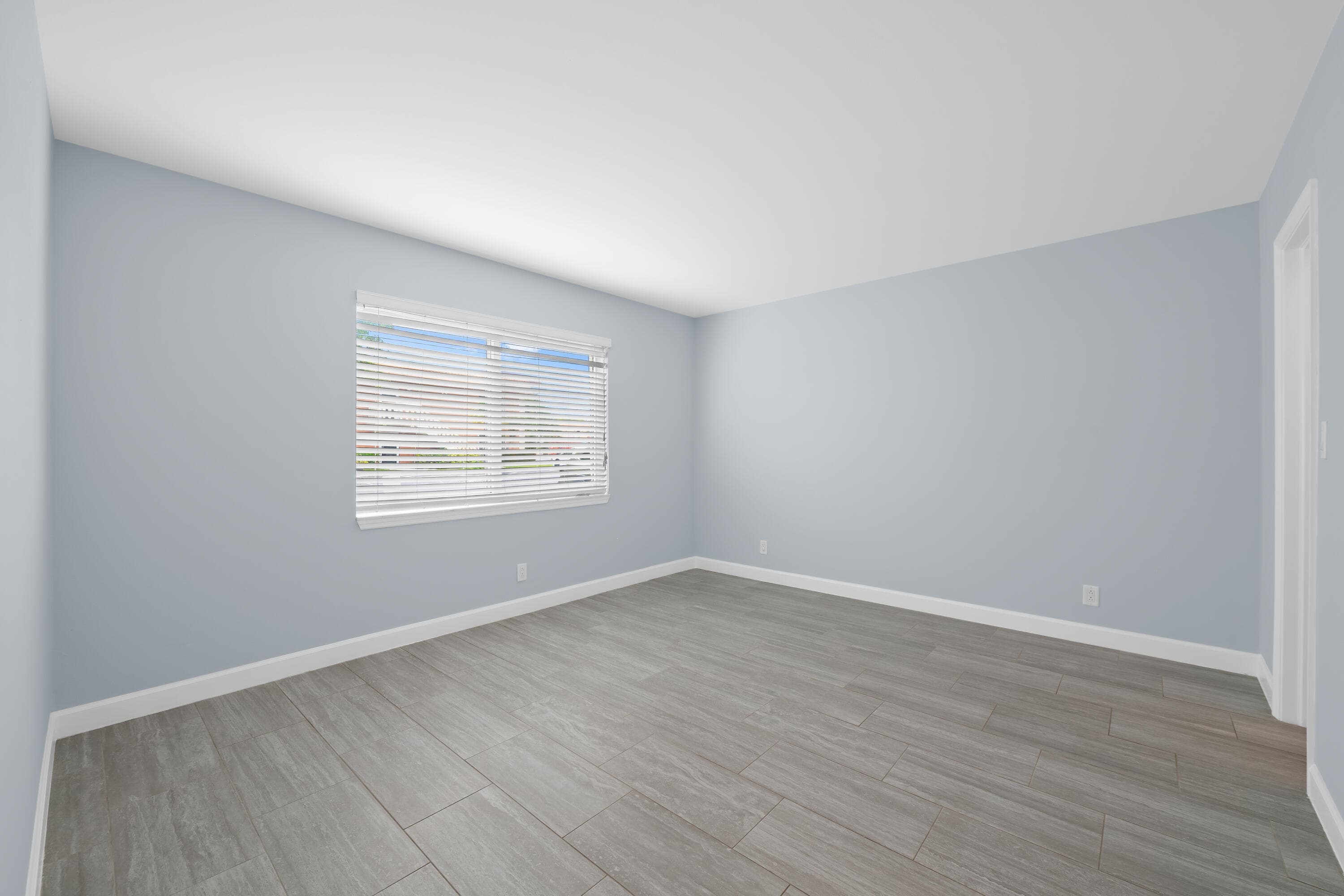 9 19th #C110 Wilton Manors FL 33305 — thumbnail 15 of 20
