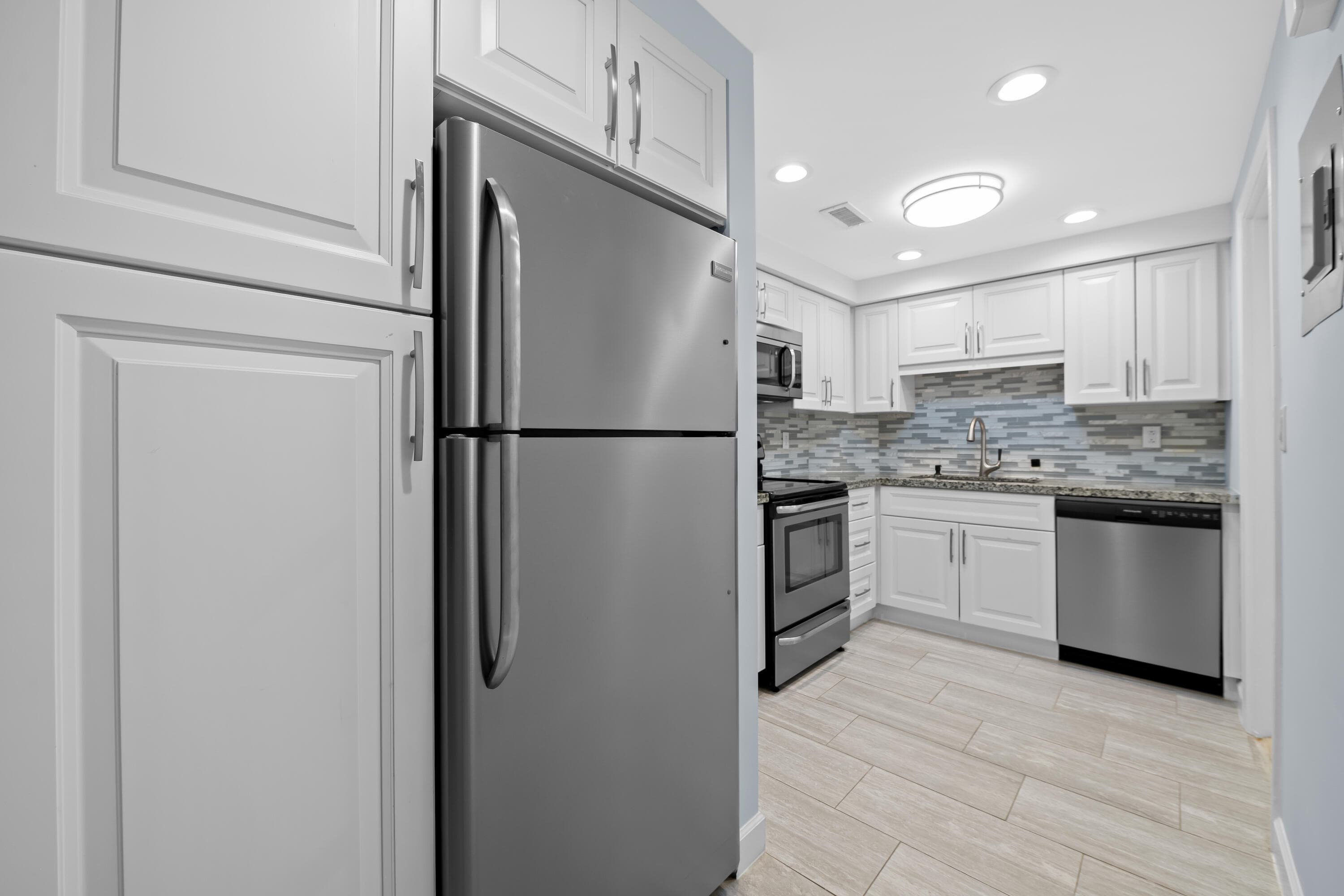 9 19th #C110 Wilton Manors FL 33305 — thumbnail 5 of 20