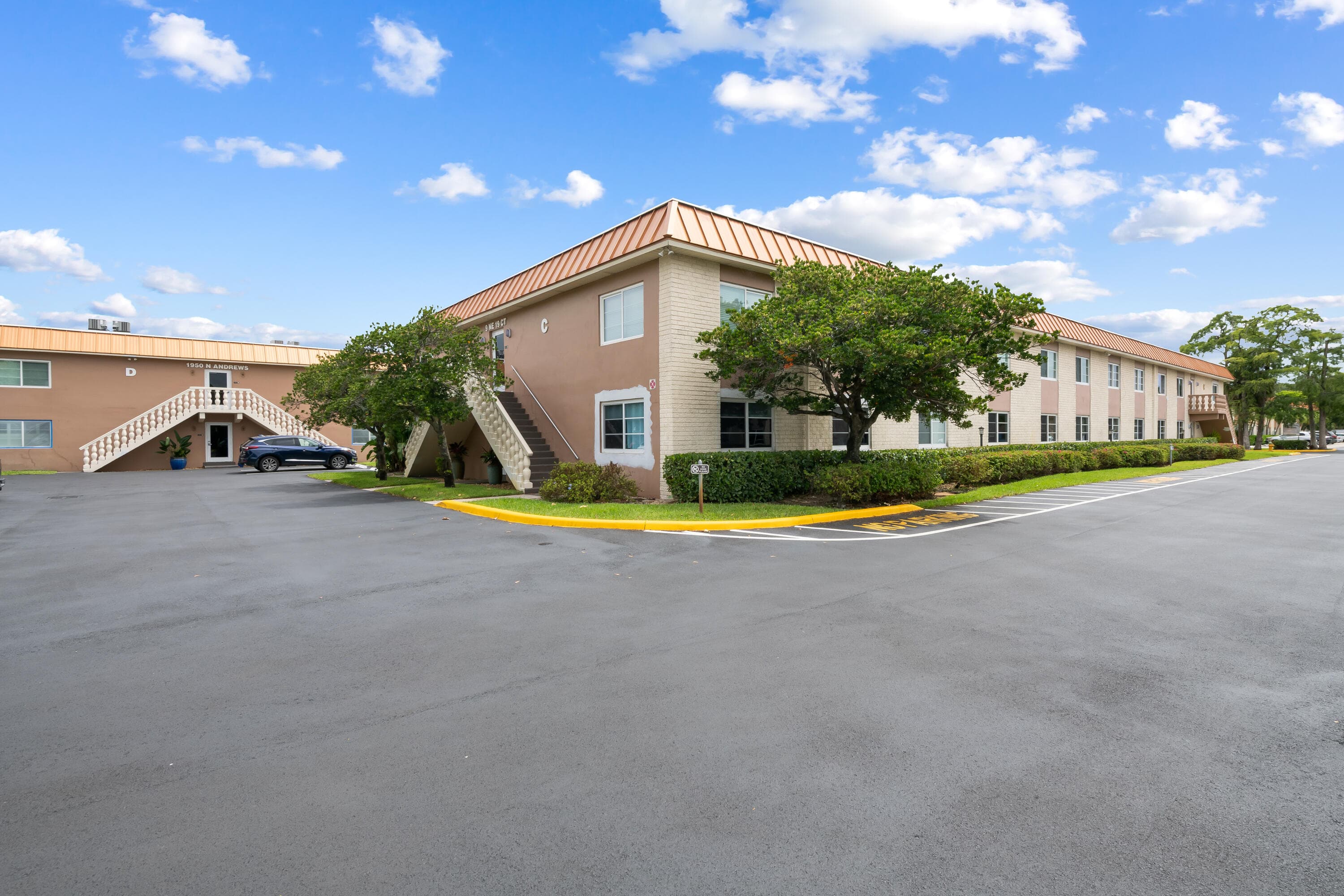 9 19th #C110 Wilton Manors FL 33305 — thumbnail 18 of 20