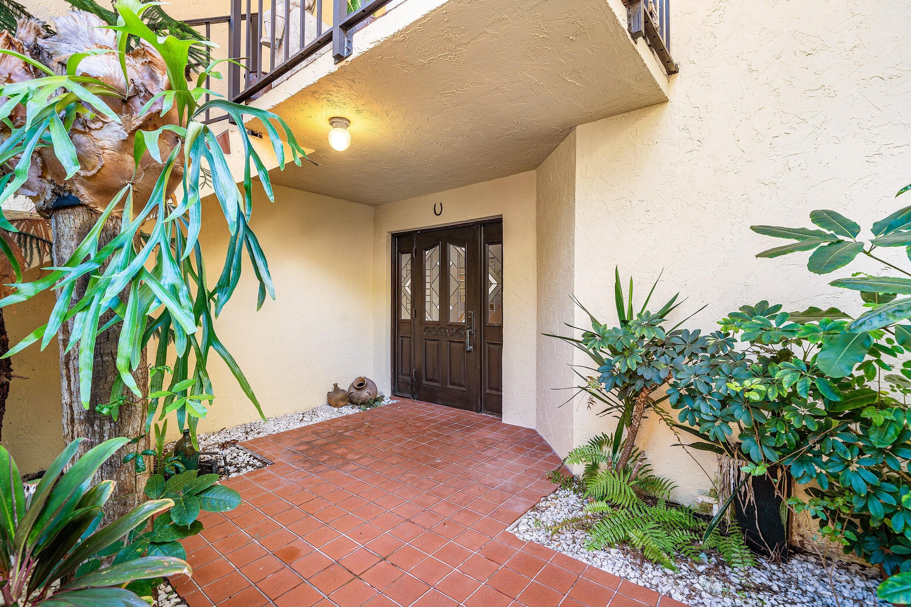 16 Via Lago Boynton Beach FL 33435 — thumbnail 6 of 46