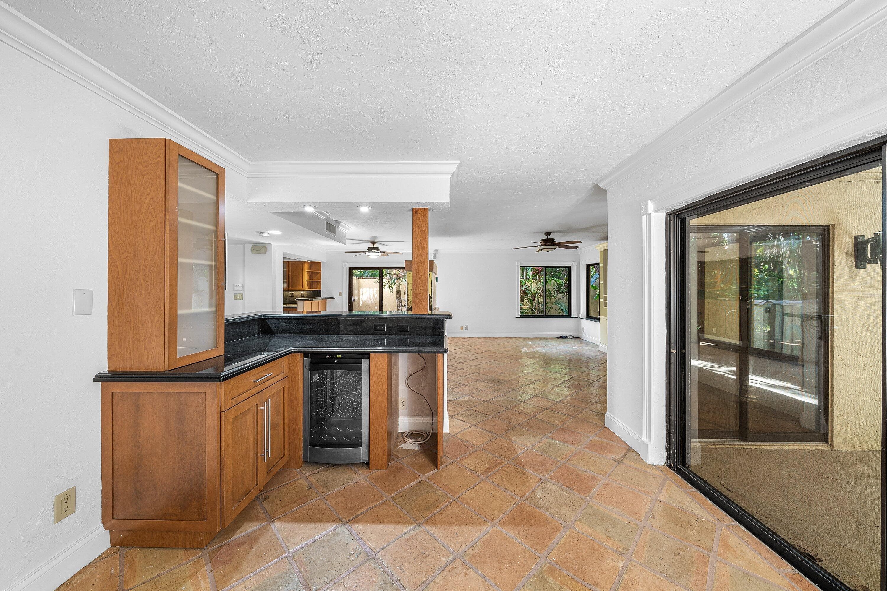 16 Via Lago Boynton Beach FL 33435 — thumbnail 11 of 46