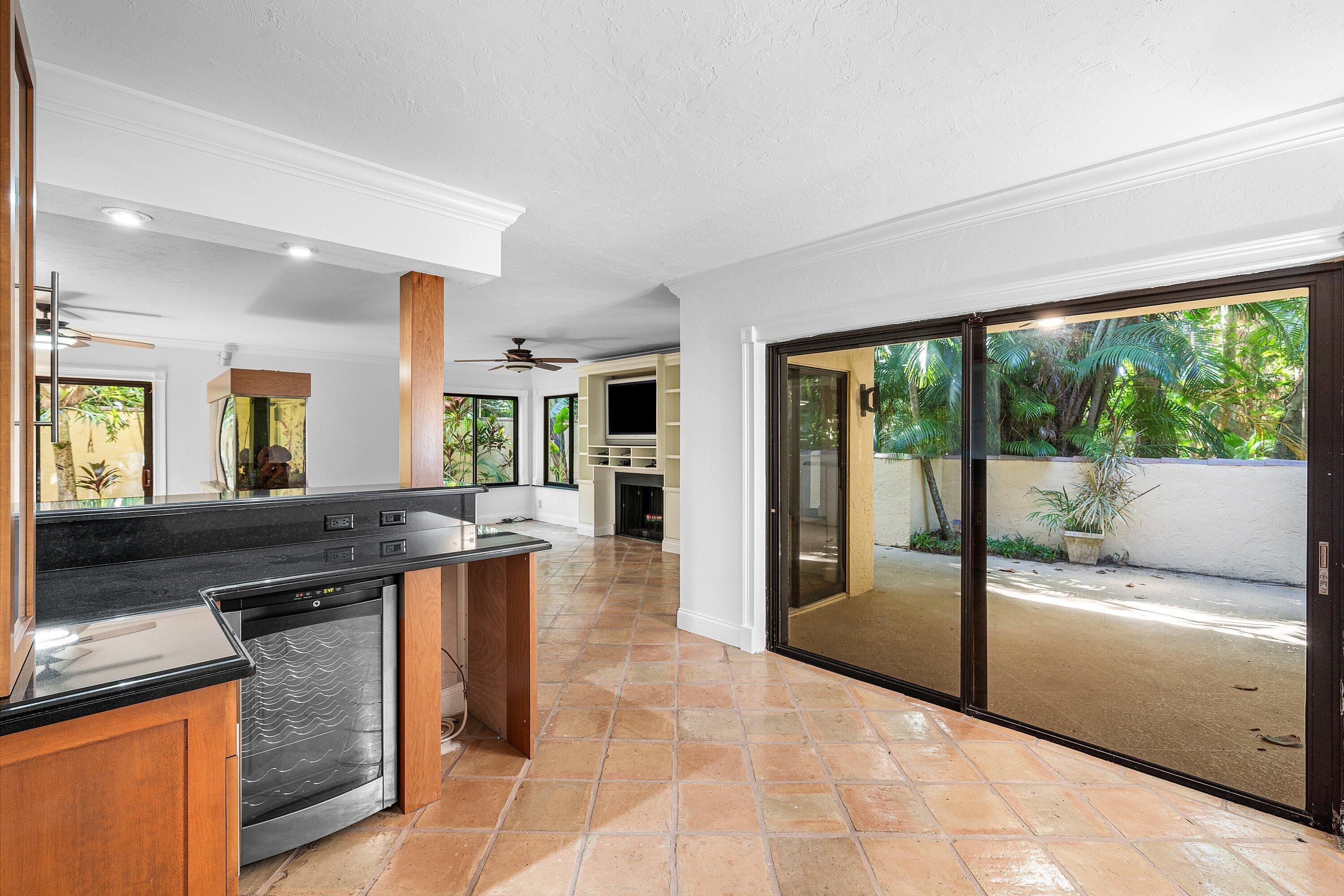 16 Via Lago Boynton Beach FL 33435 — thumbnail 12 of 46
