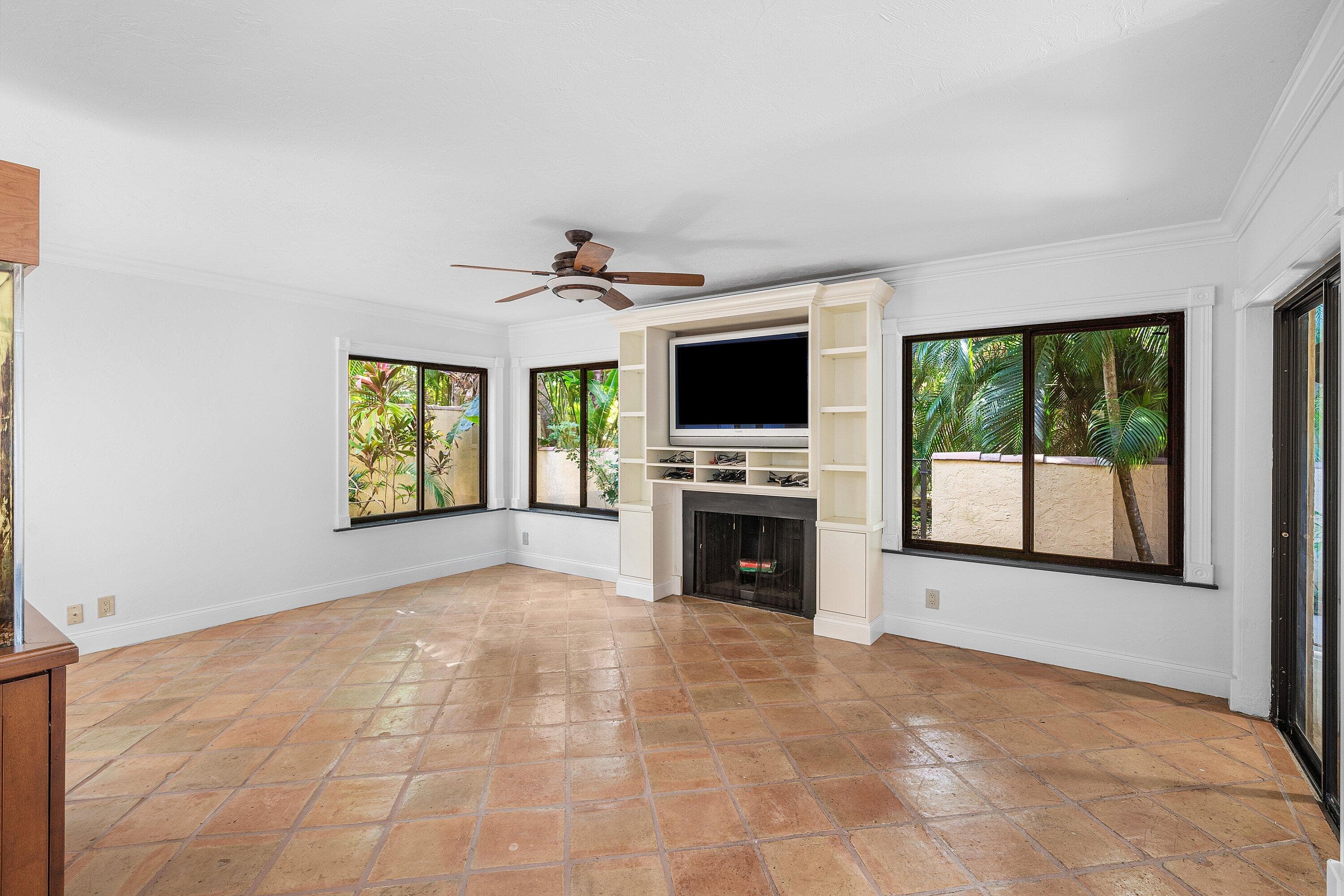 16 Via Lago Boynton Beach FL 33435 — thumbnail 13 of 46