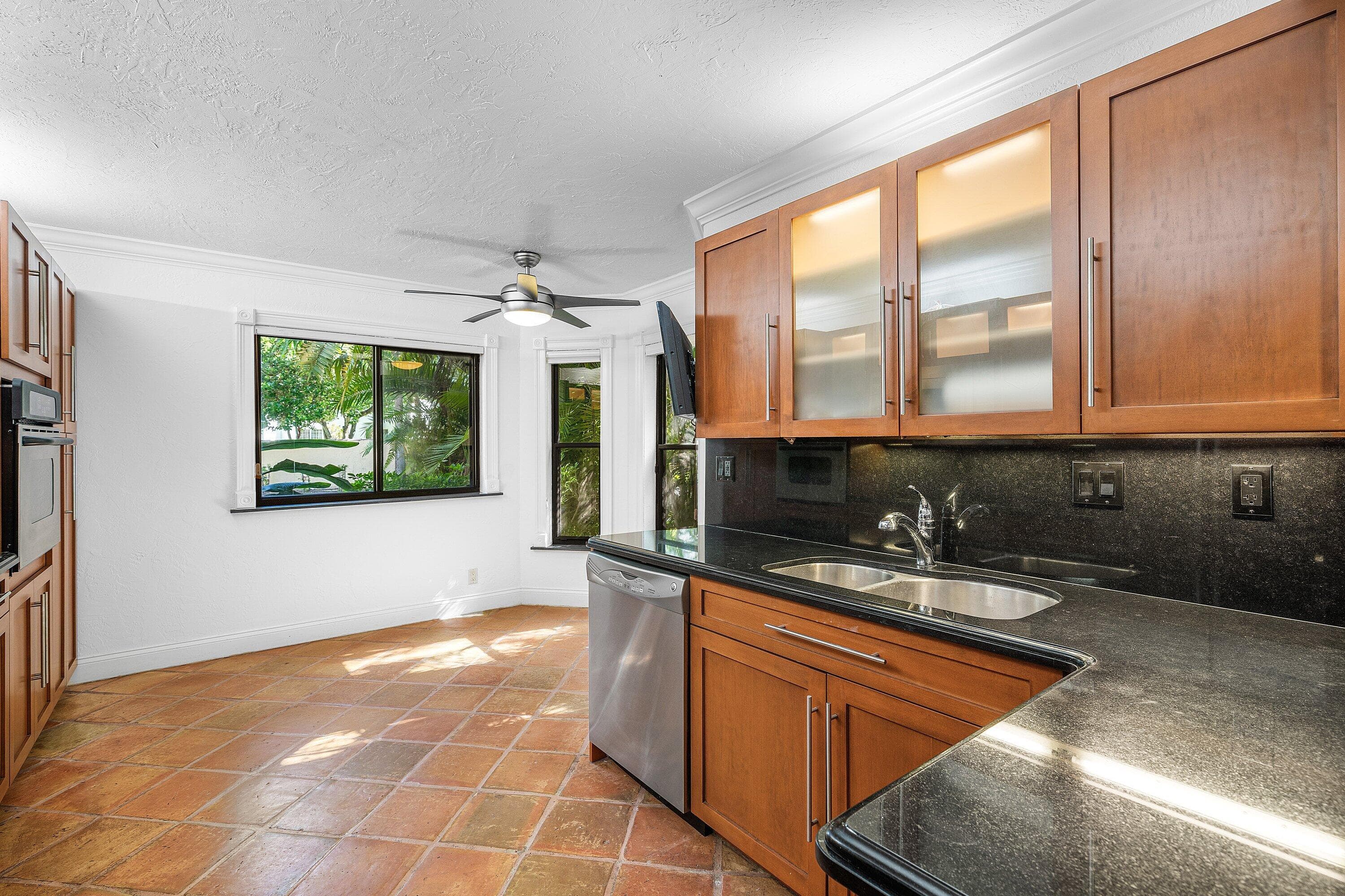 16 Via Lago Boynton Beach FL 33435 — thumbnail 17 of 46