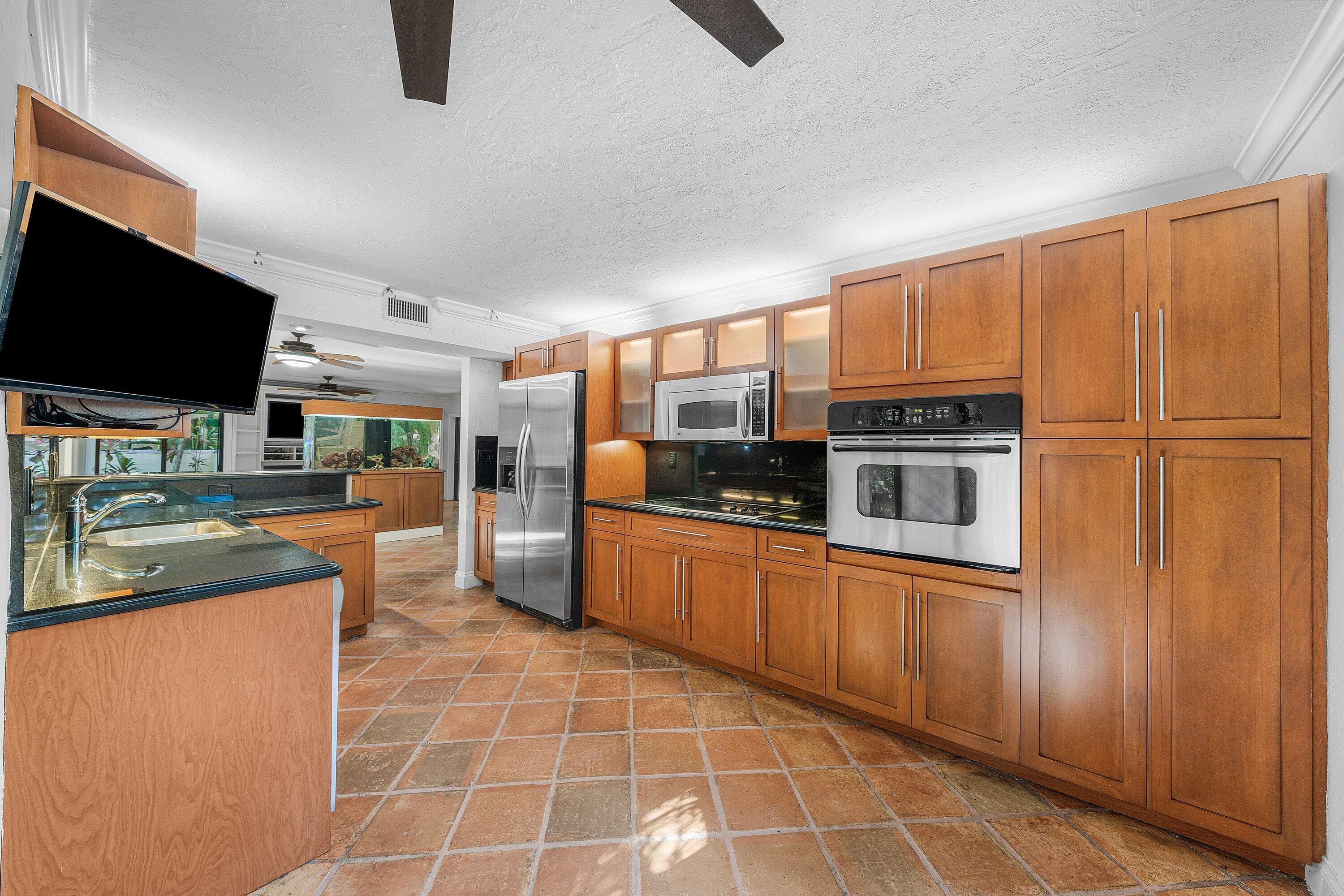 16 Via Lago Boynton Beach FL 33435 — thumbnail 20 of 46