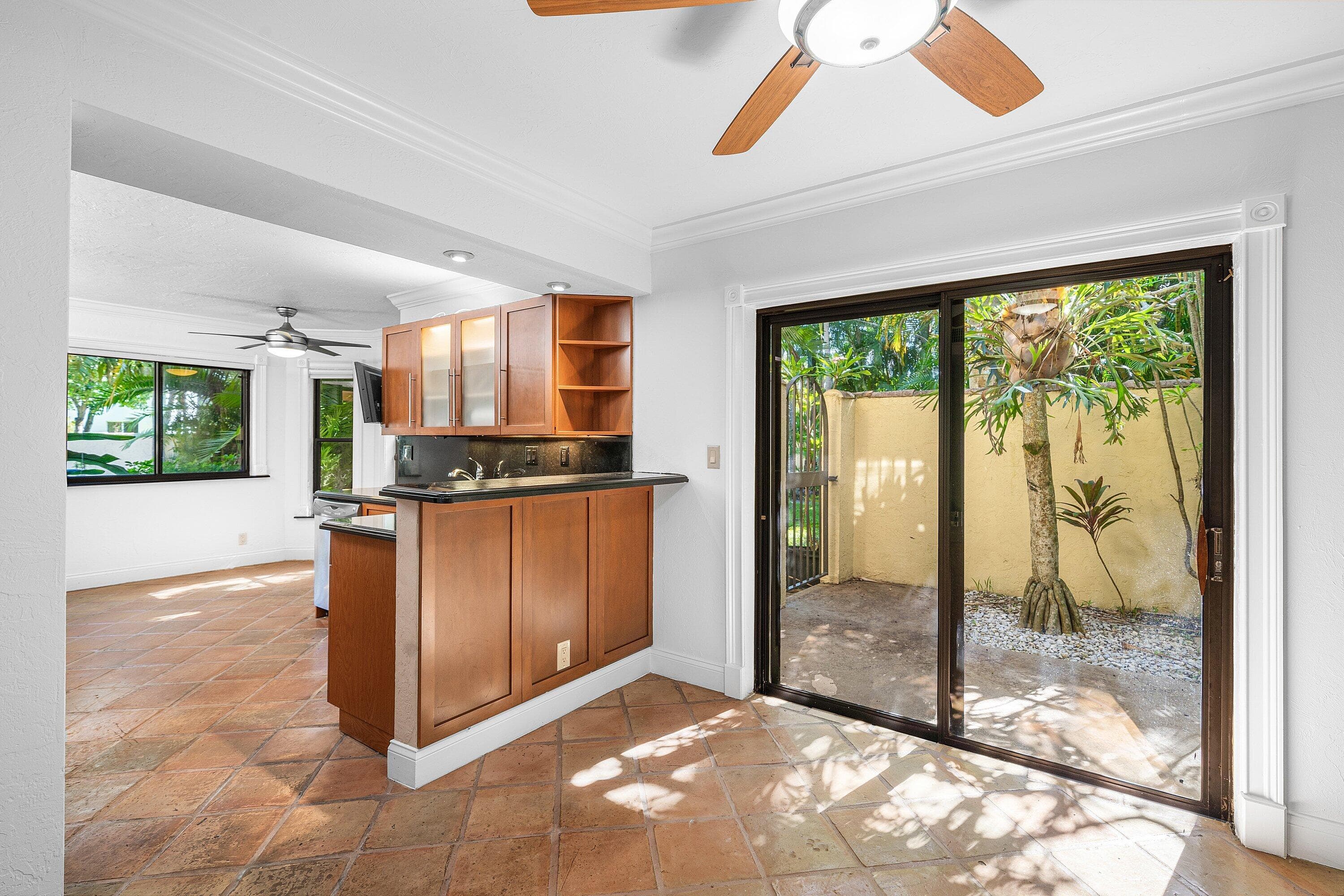 16 Via Lago Boynton Beach FL 33435 — thumbnail 22 of 46