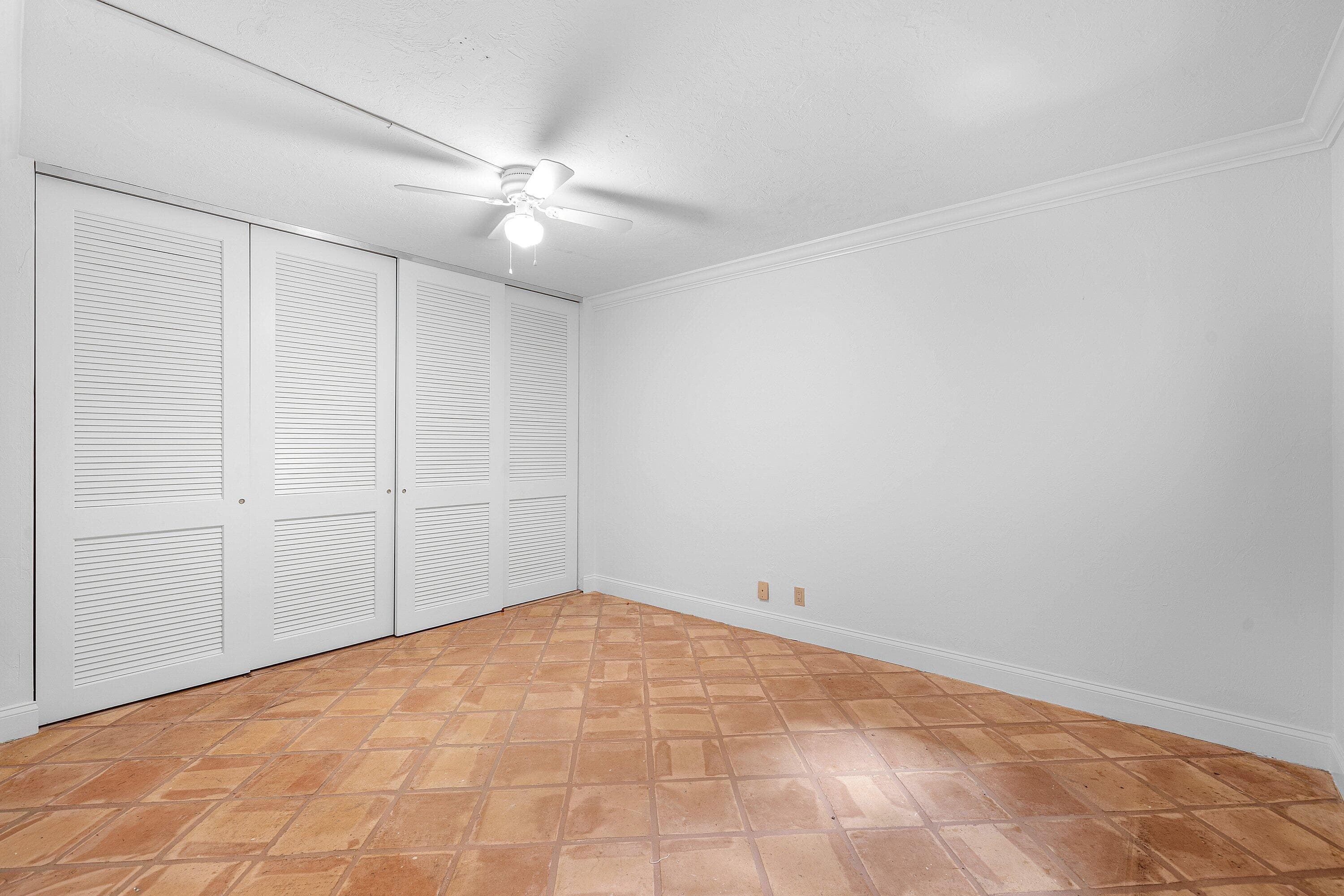 16 Via Lago Boynton Beach FL 33435 — thumbnail 23 of 46
