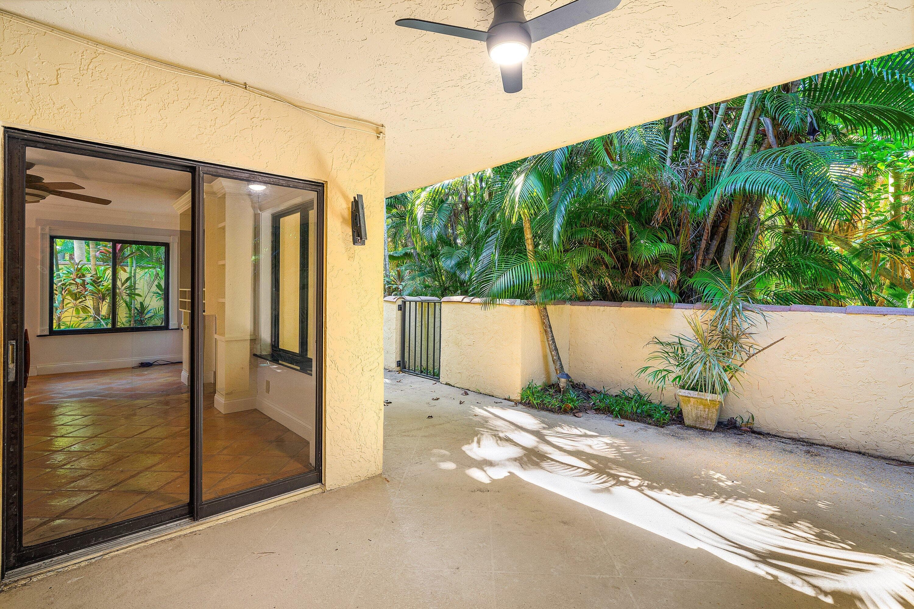 16 Via Lago Boynton Beach FL 33435 — thumbnail 33 of 46
