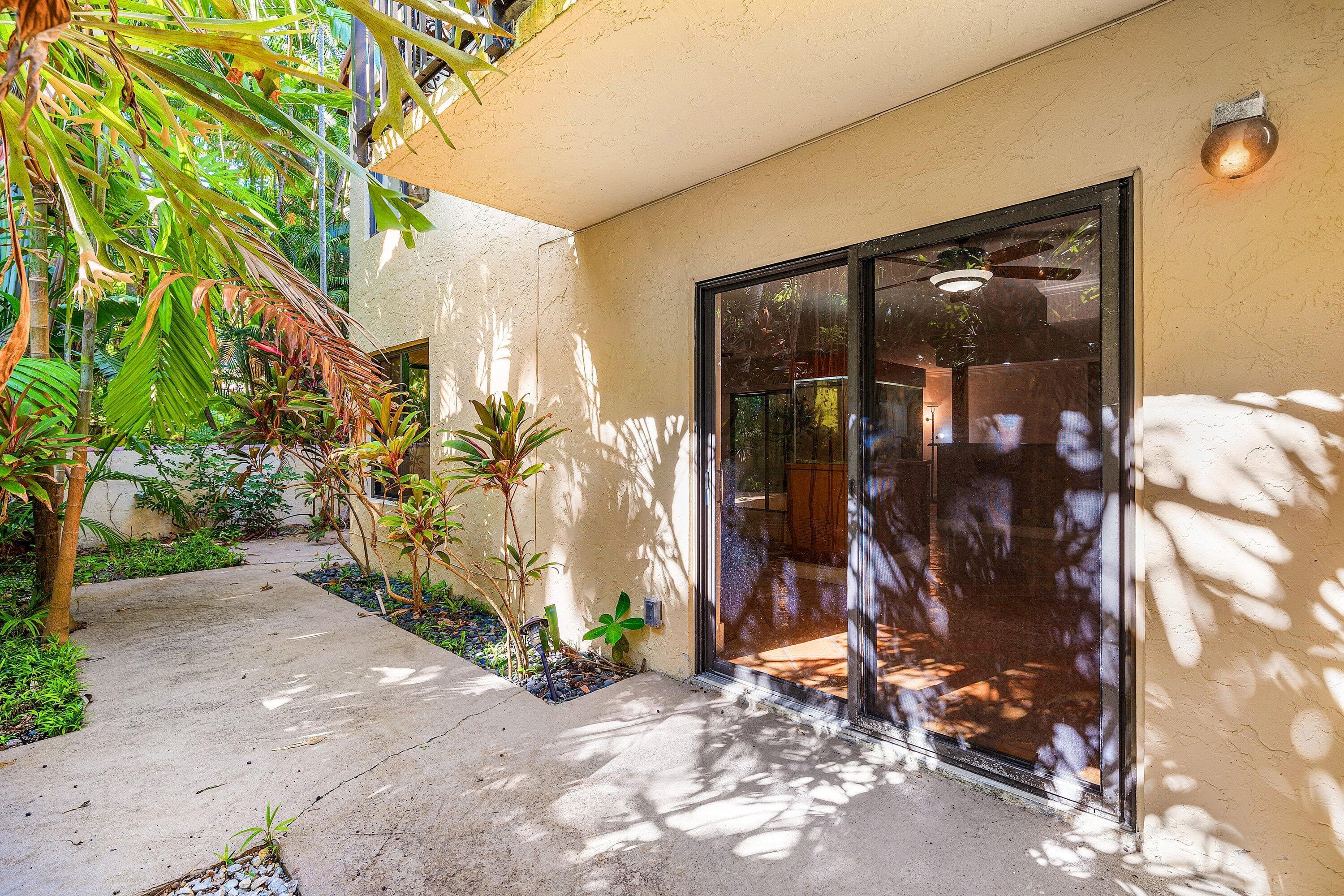 16 Via Lago Boynton Beach FL 33435 — thumbnail 37 of 46