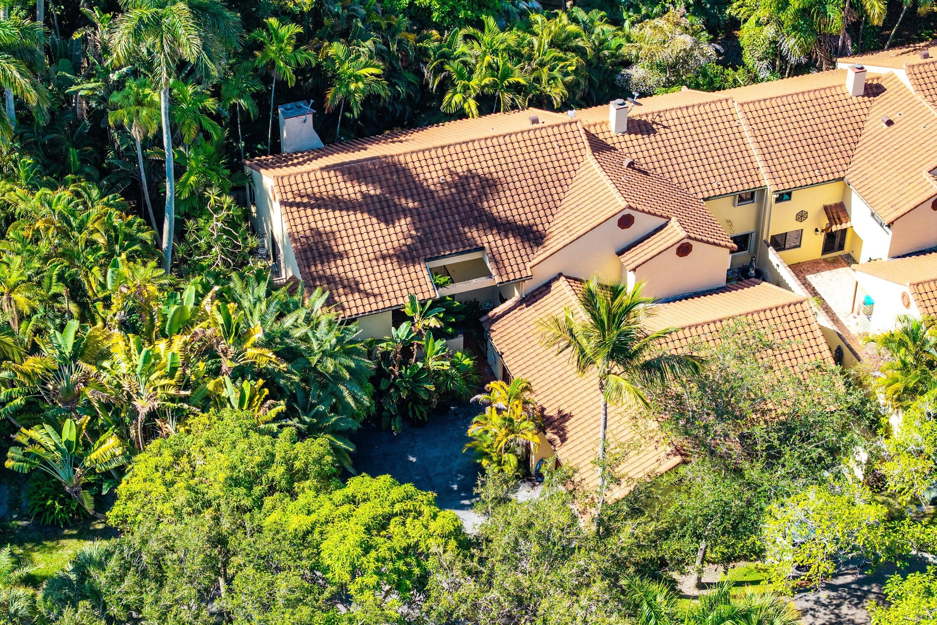 16 Via Lago Boynton Beach FL 33435 — thumbnail 38 of 46
