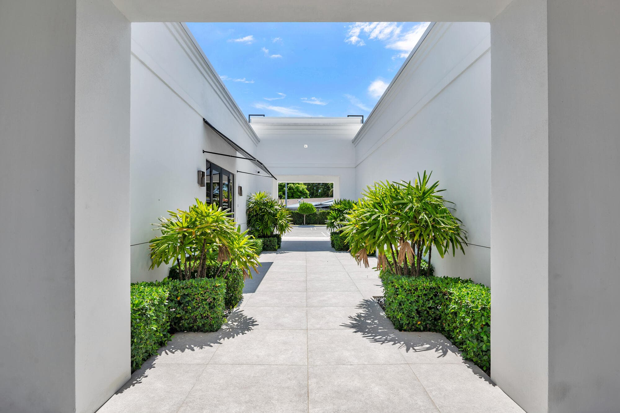 6500 Dixie #C West Palm Beach FL 33405 — thumbnail 6 of 28