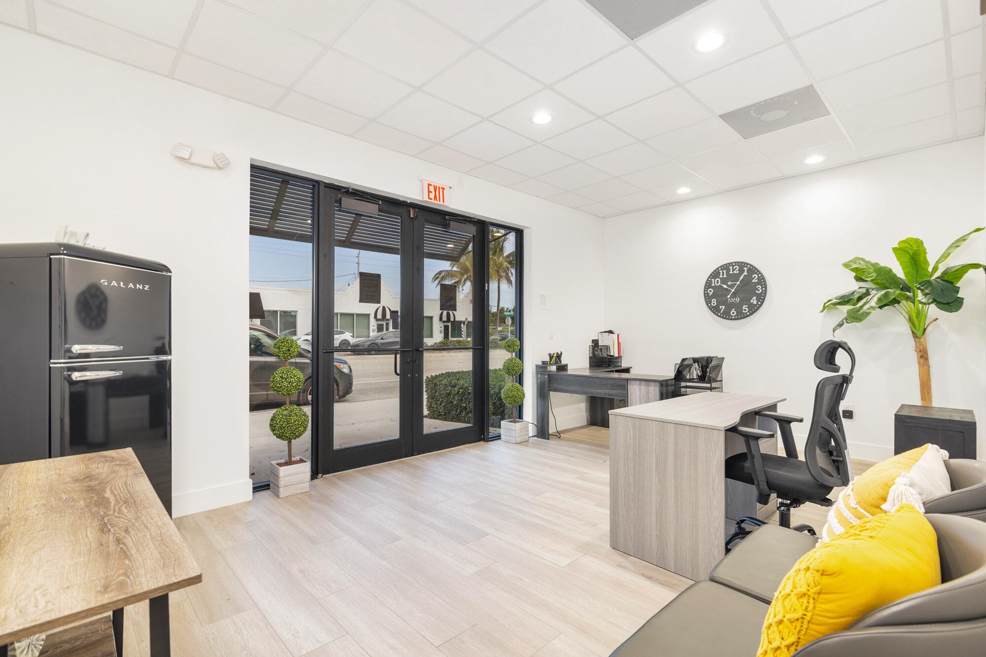 6500 Dixie #C West Palm Beach FL 33405 — thumbnail 11 of 28