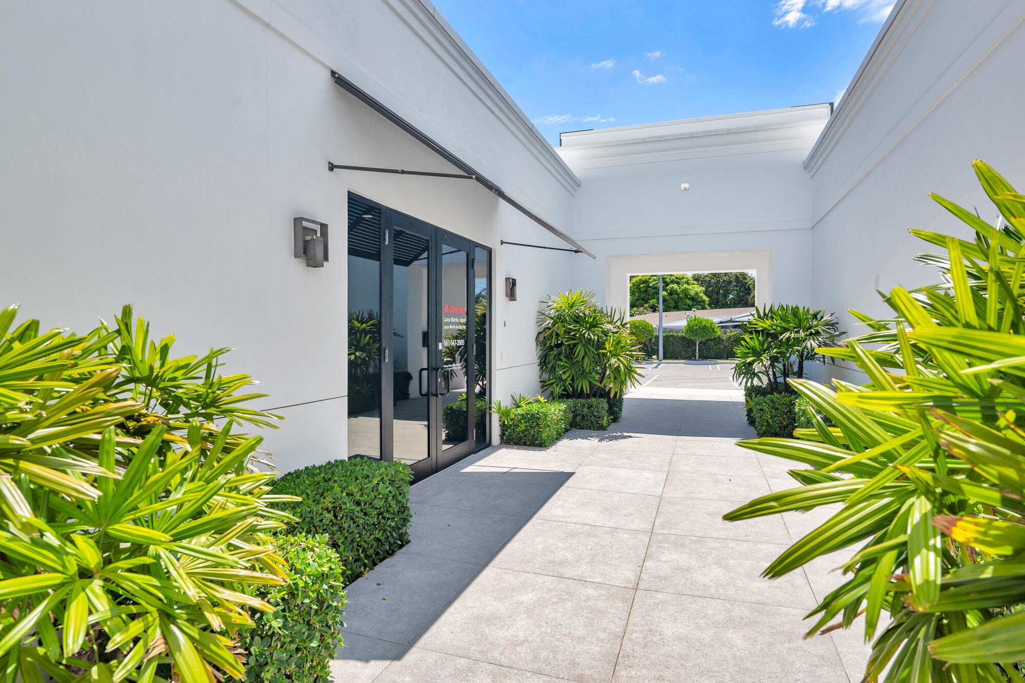 6500 Dixie #A West Palm Beach FL 33405 — thumbnail 8 of 41