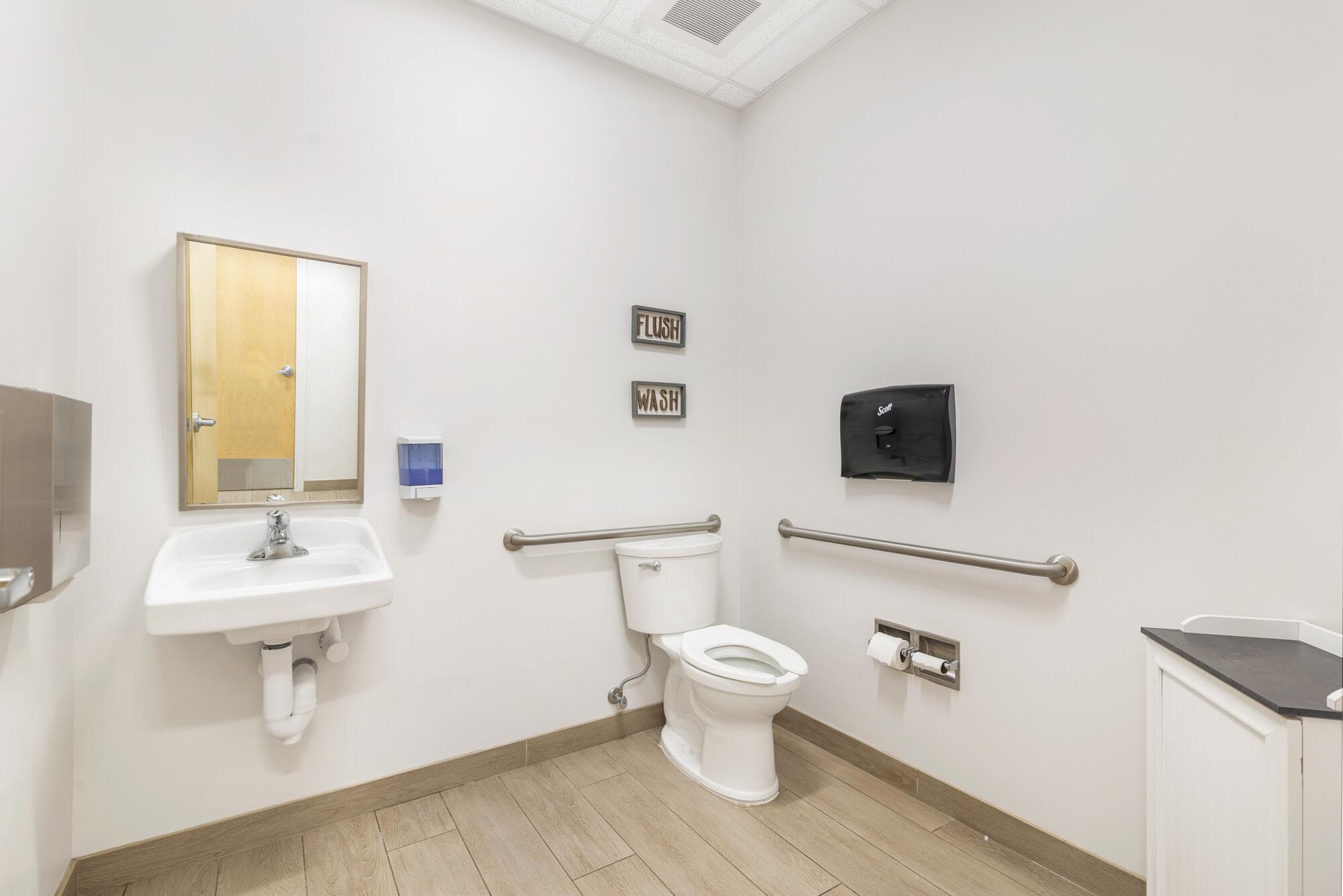 6500 Dixie #A West Palm Beach FL 33405 — thumbnail 31 of 41