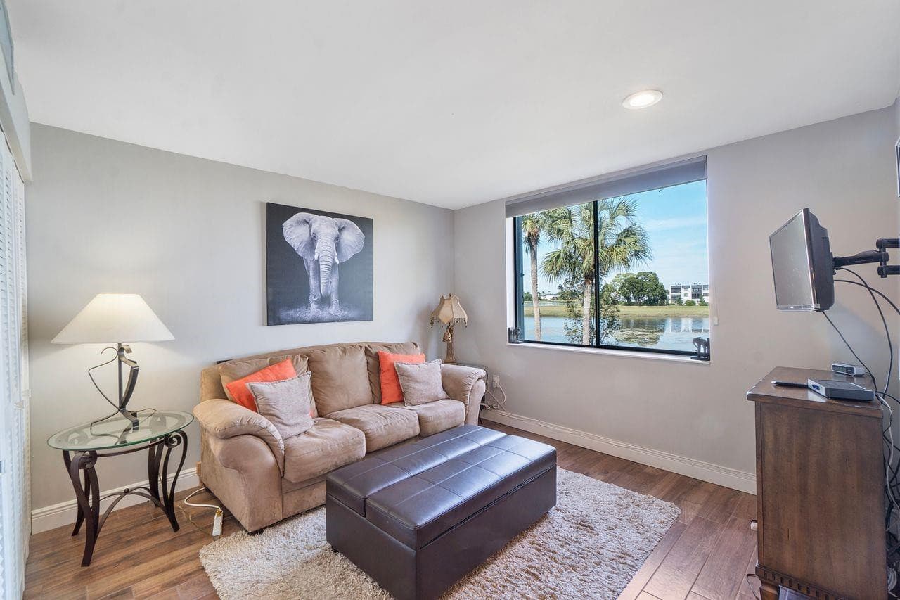 4832 Esedra #206 Lake Worth FL 33467 — thumbnail 10 of 35