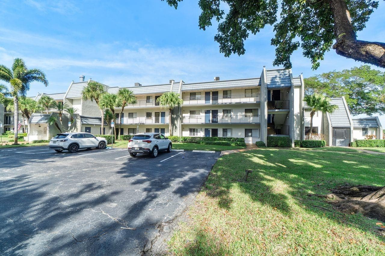 4832 Esedra #206 Lake Worth FL 33467 — thumbnail 16 of 35
