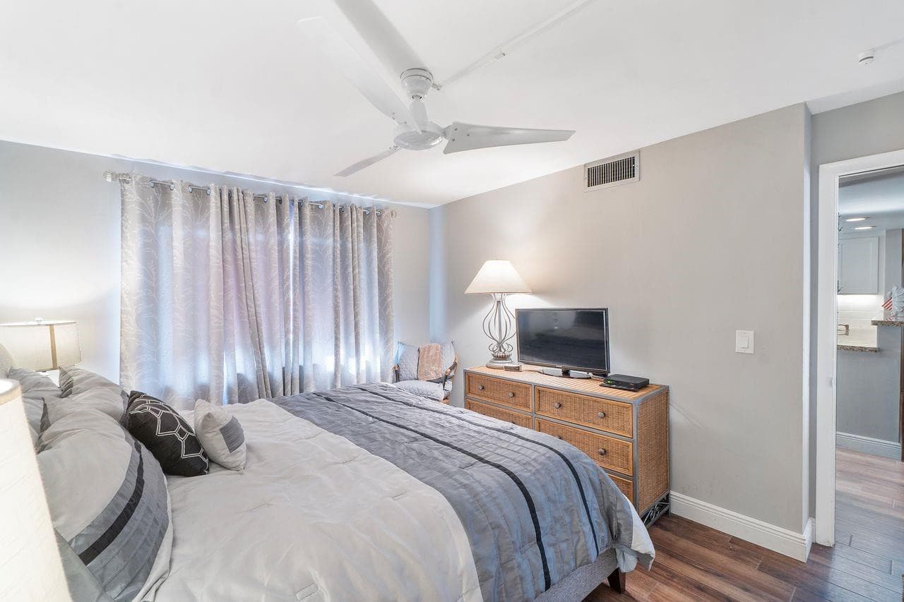 4832 Esedra #206 Lake Worth FL 33467 — thumbnail 17 of 35