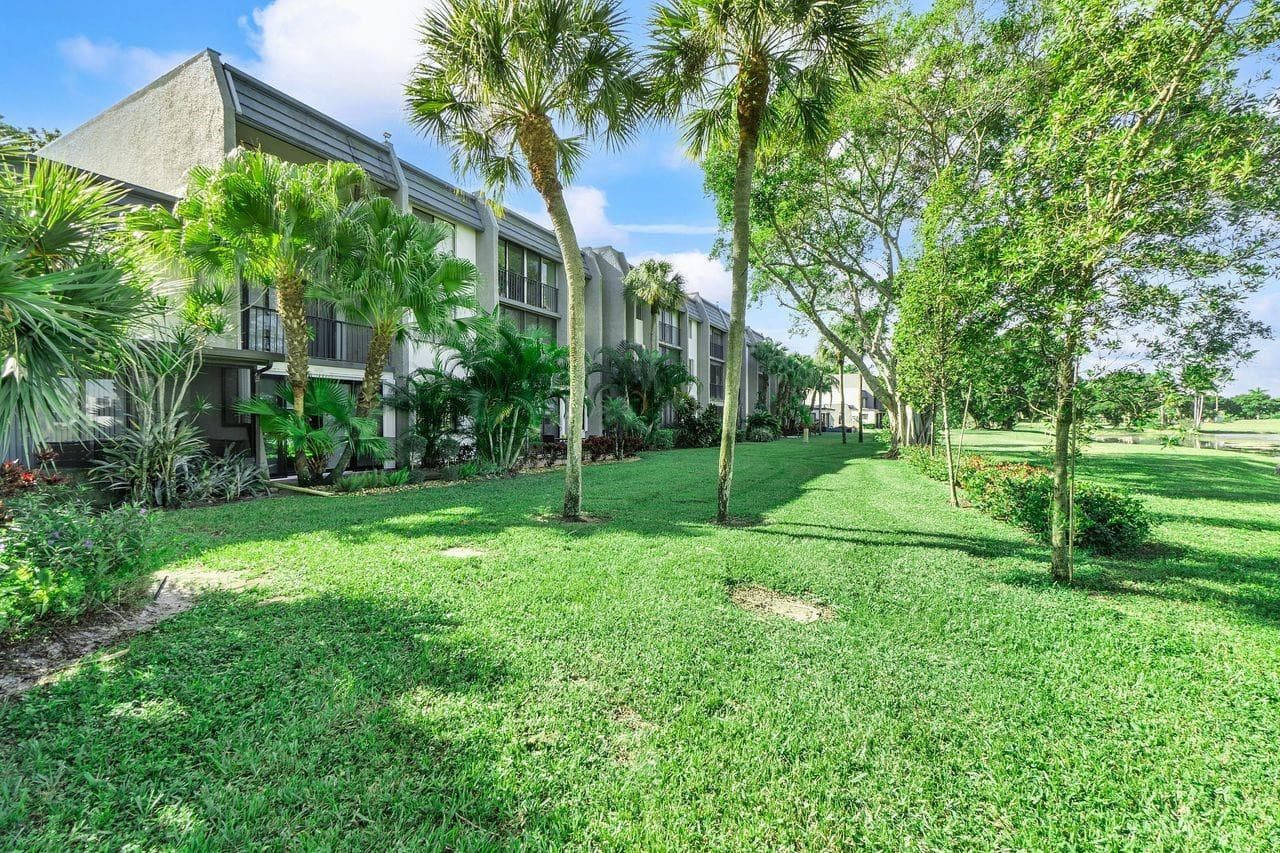 4832 Esedra #206 Lake Worth FL 33467 — thumbnail 31 of 35