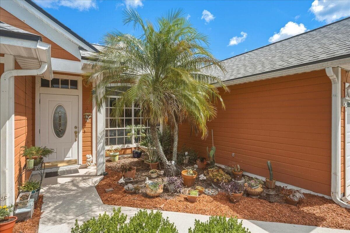 437 Kaabe Port St. Lucie FL 34953 — thumbnail 4 of 29