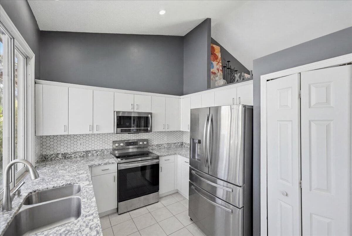 437 Kaabe Port St. Lucie FL 34953 — thumbnail 6 of 29