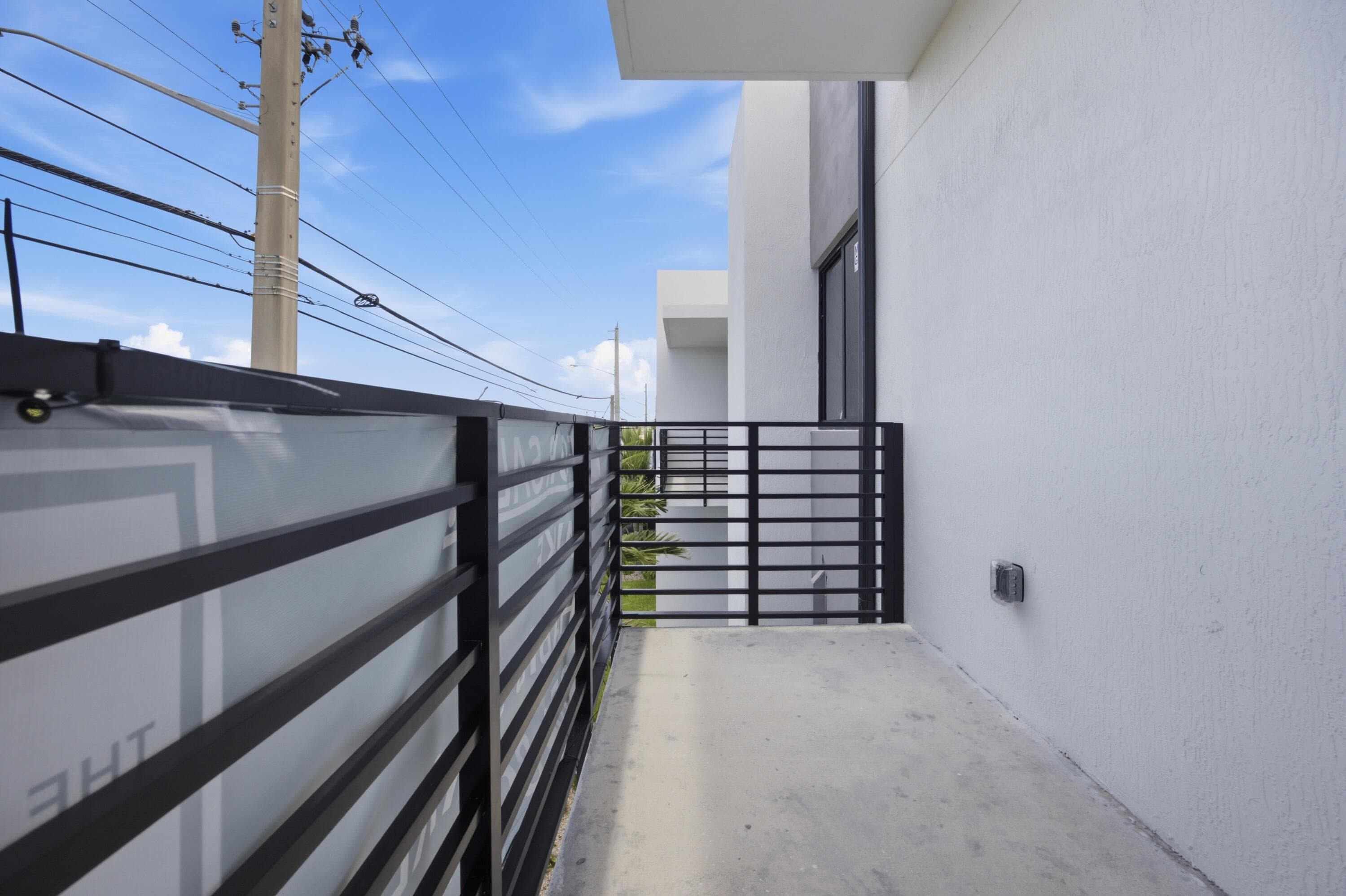1546 1st Pompano Beach FL 33060 — thumbnail 22 of 28