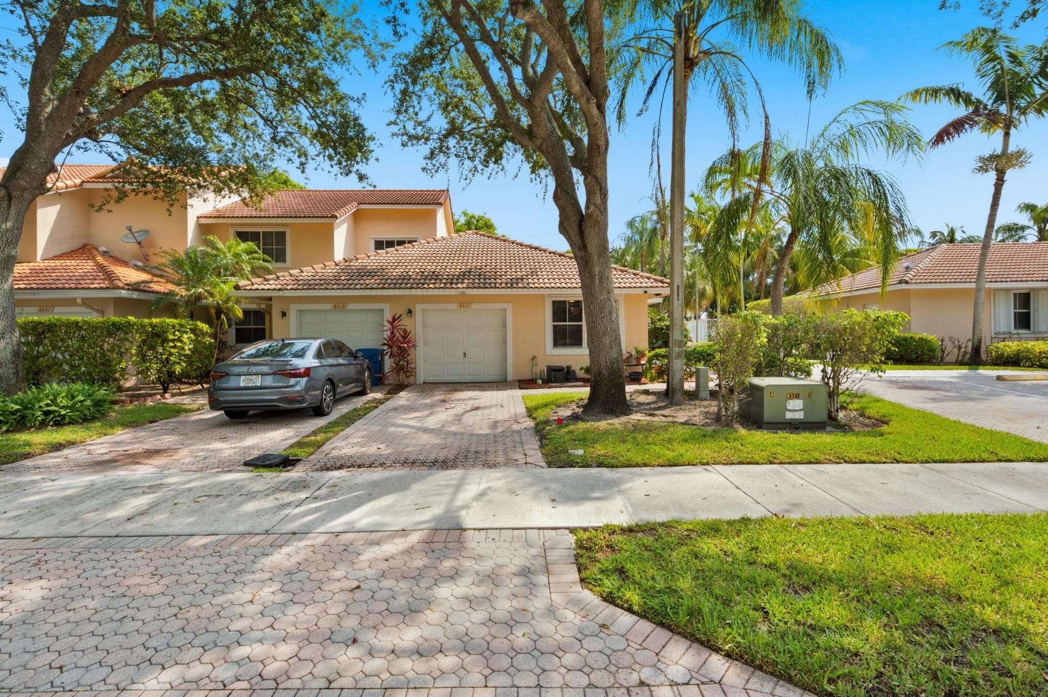 8417 40th Sunrise FL 33351 — thumbnail 4 of 27