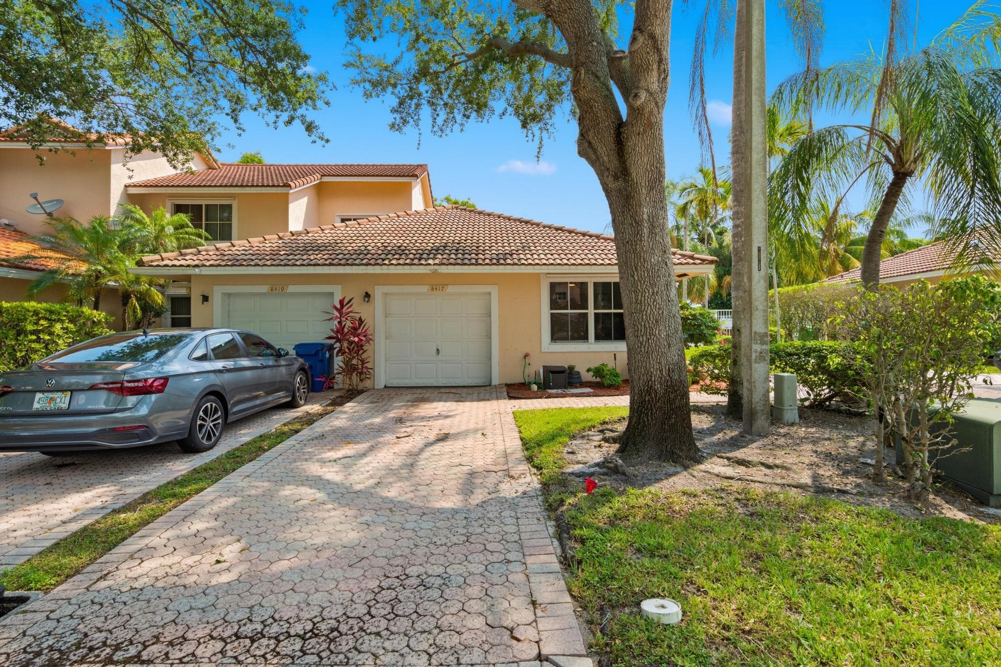 8417 40th Sunrise FL 33351 — photo 1