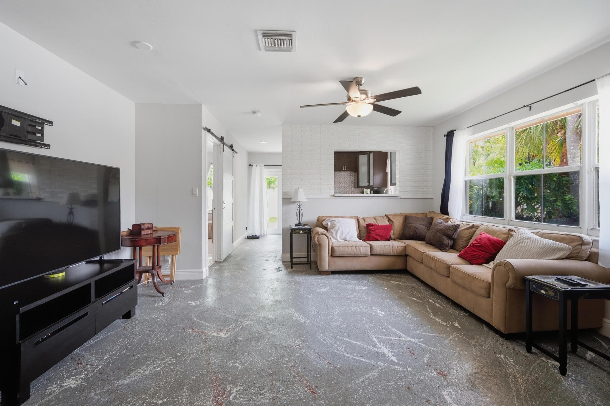8417 40th Sunrise FL 33351 — thumbnail 11 of 27
