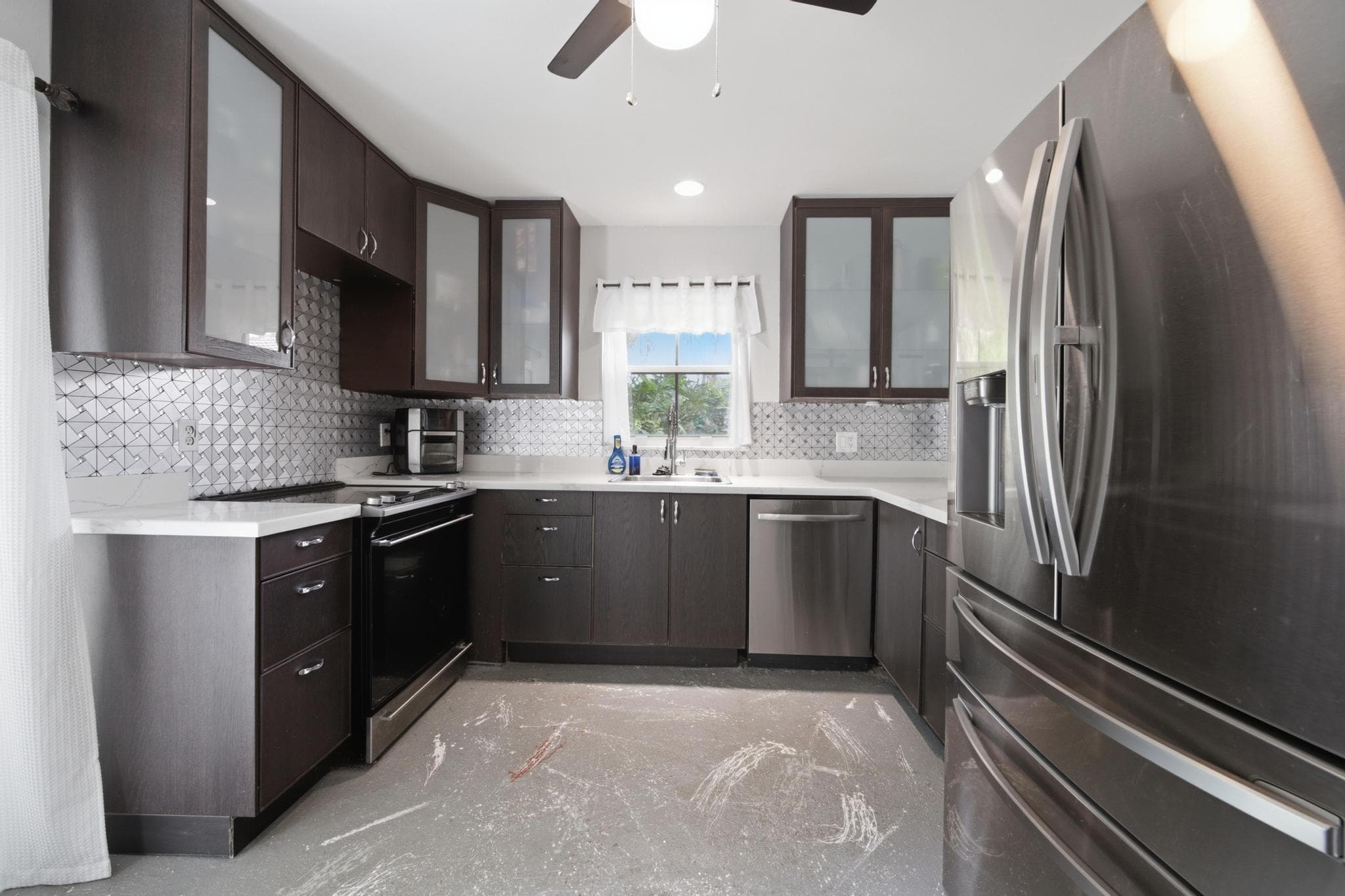 8417 40th Sunrise FL 33351 — thumbnail 8 of 27