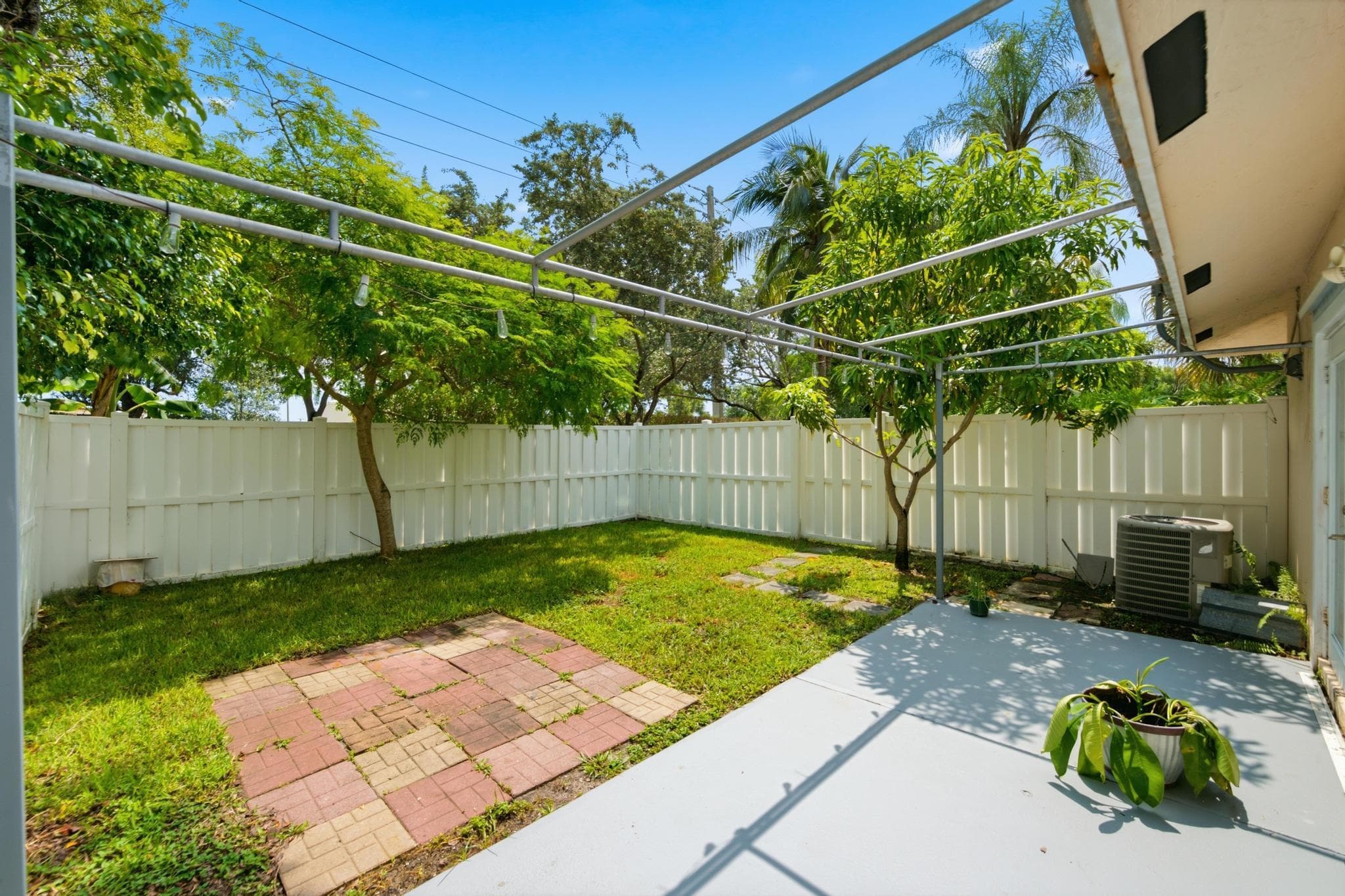 8417 40th Sunrise FL 33351 — thumbnail 18 of 27