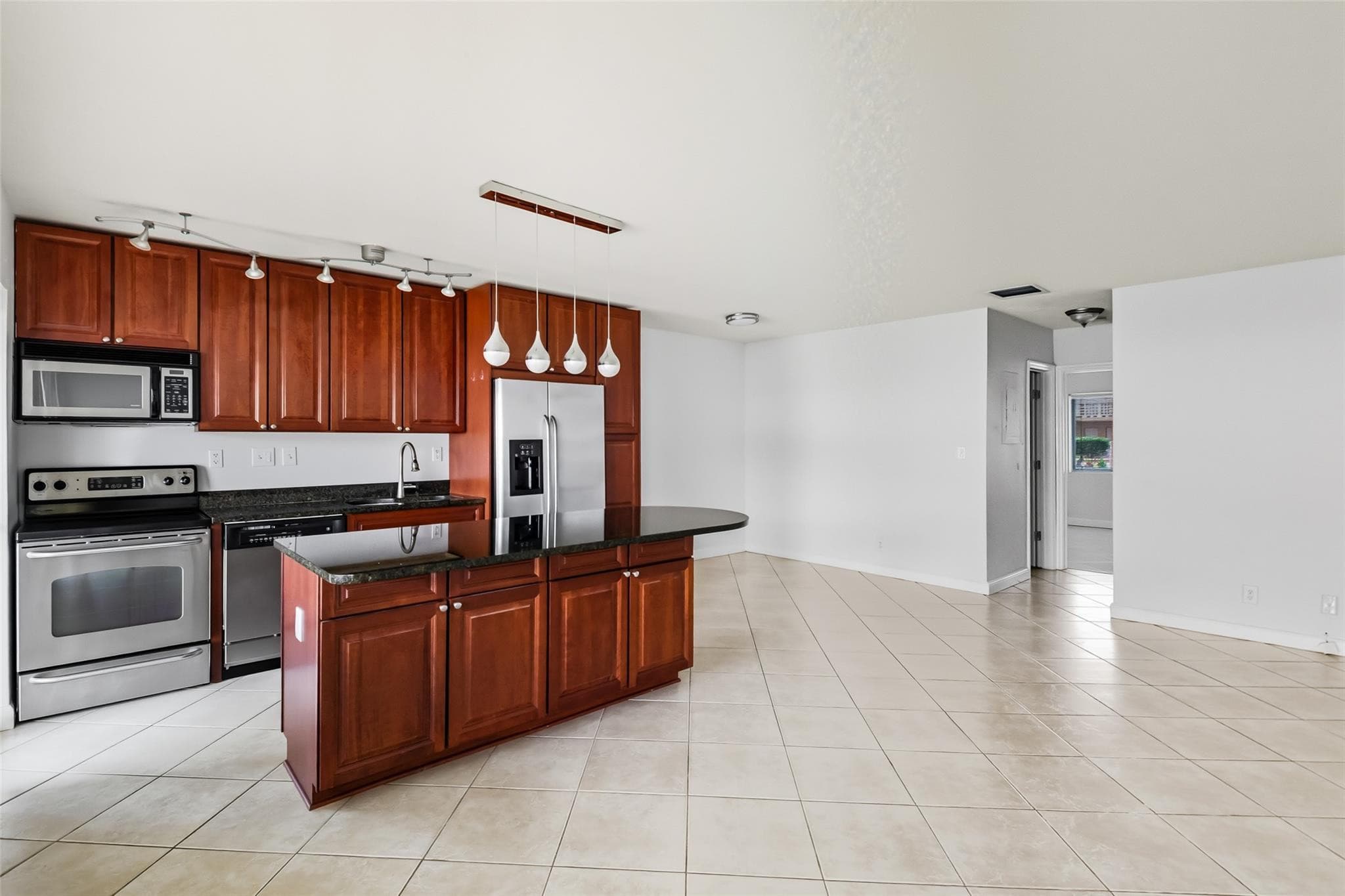 2881 32nd #119 Fort Lauderdale FL 33306 — thumbnail 15 of 44