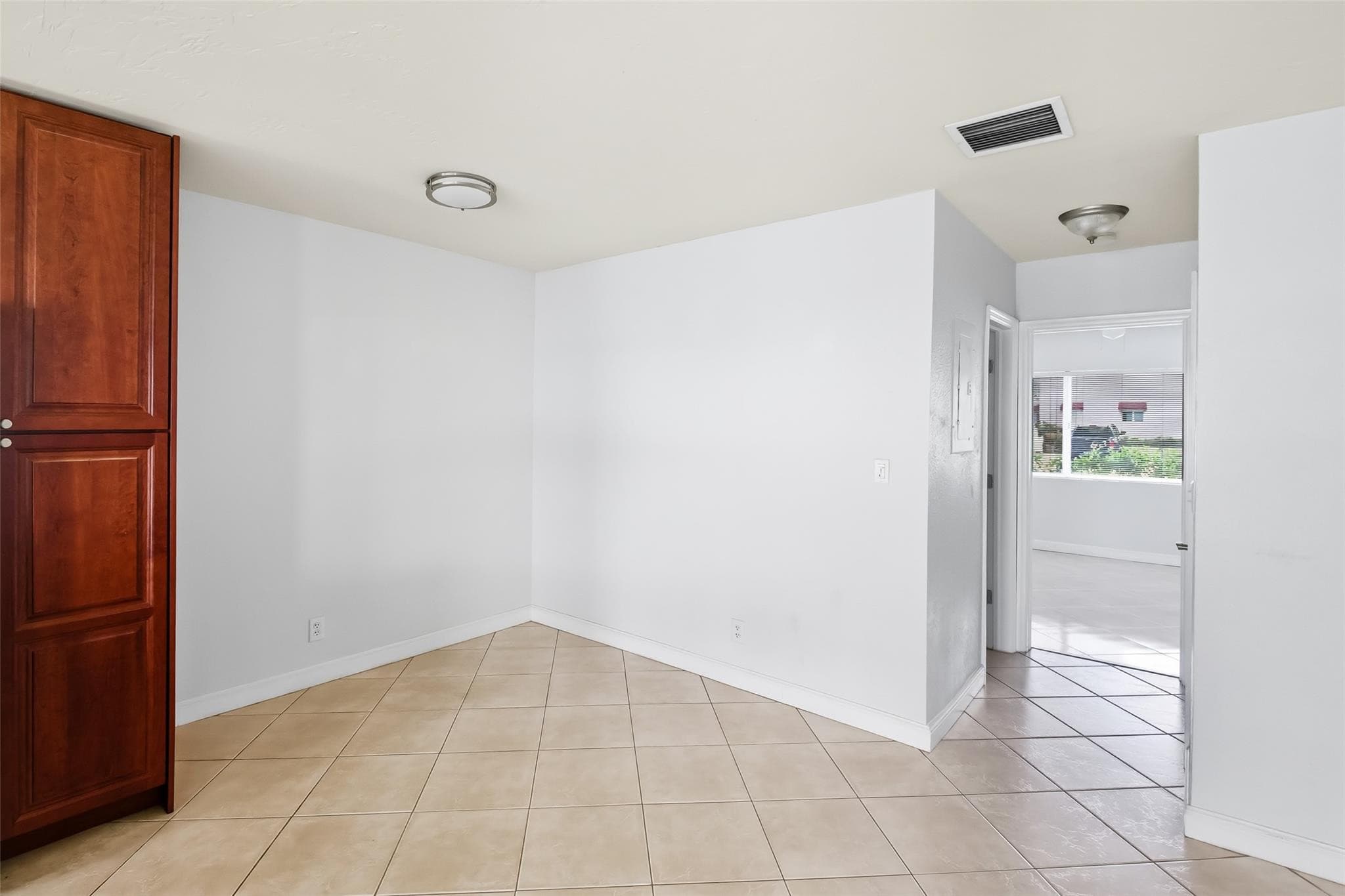 2881 32nd #119 Fort Lauderdale FL 33306 — thumbnail 21 of 44