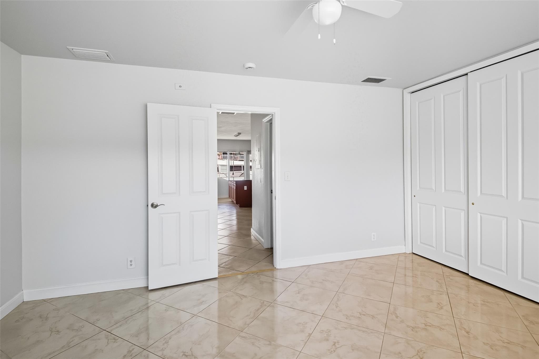 2881 32nd #119 Fort Lauderdale FL 33306 — thumbnail 25 of 44