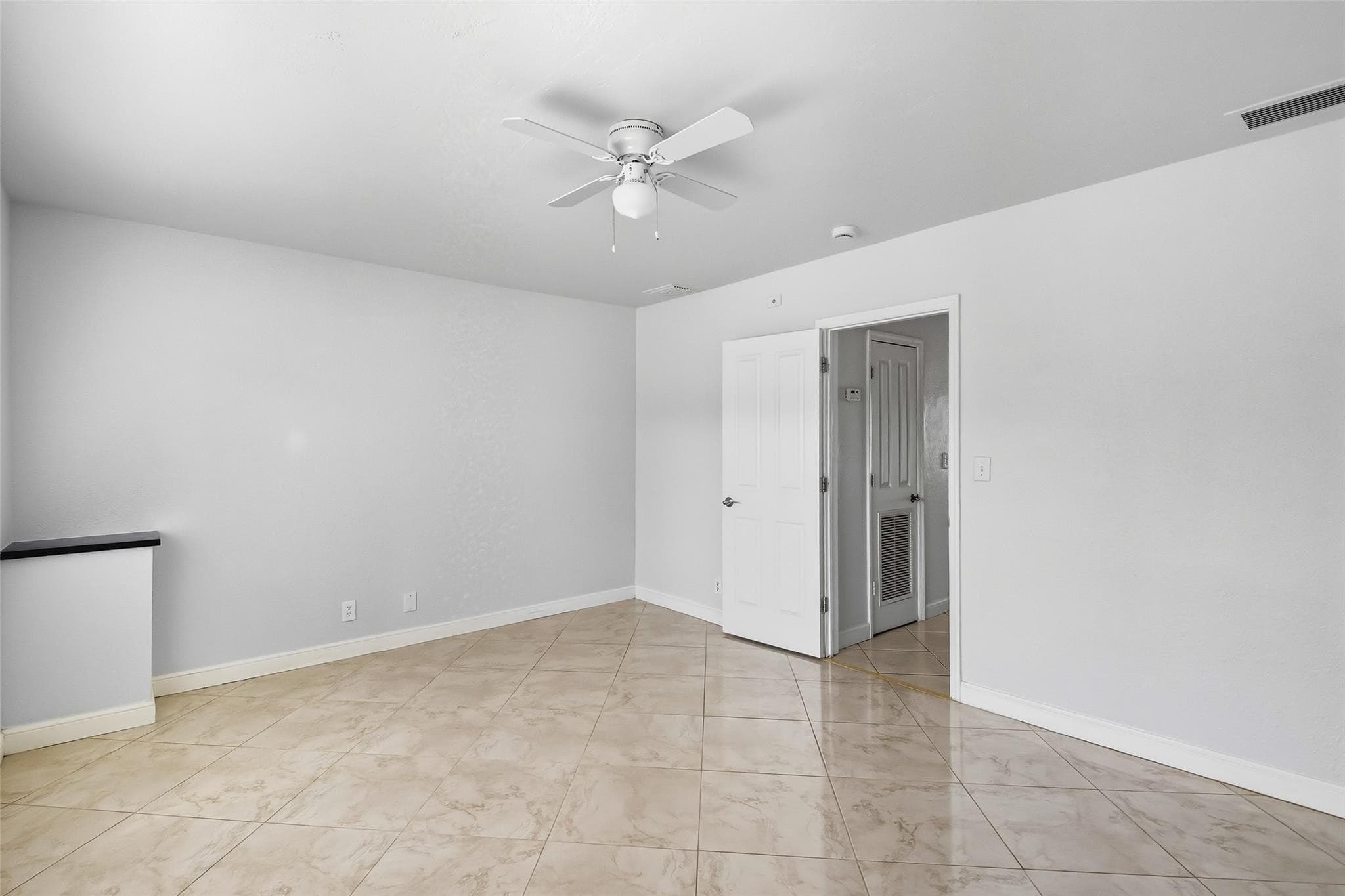 2881 32nd #119 Fort Lauderdale FL 33306 — thumbnail 27 of 44