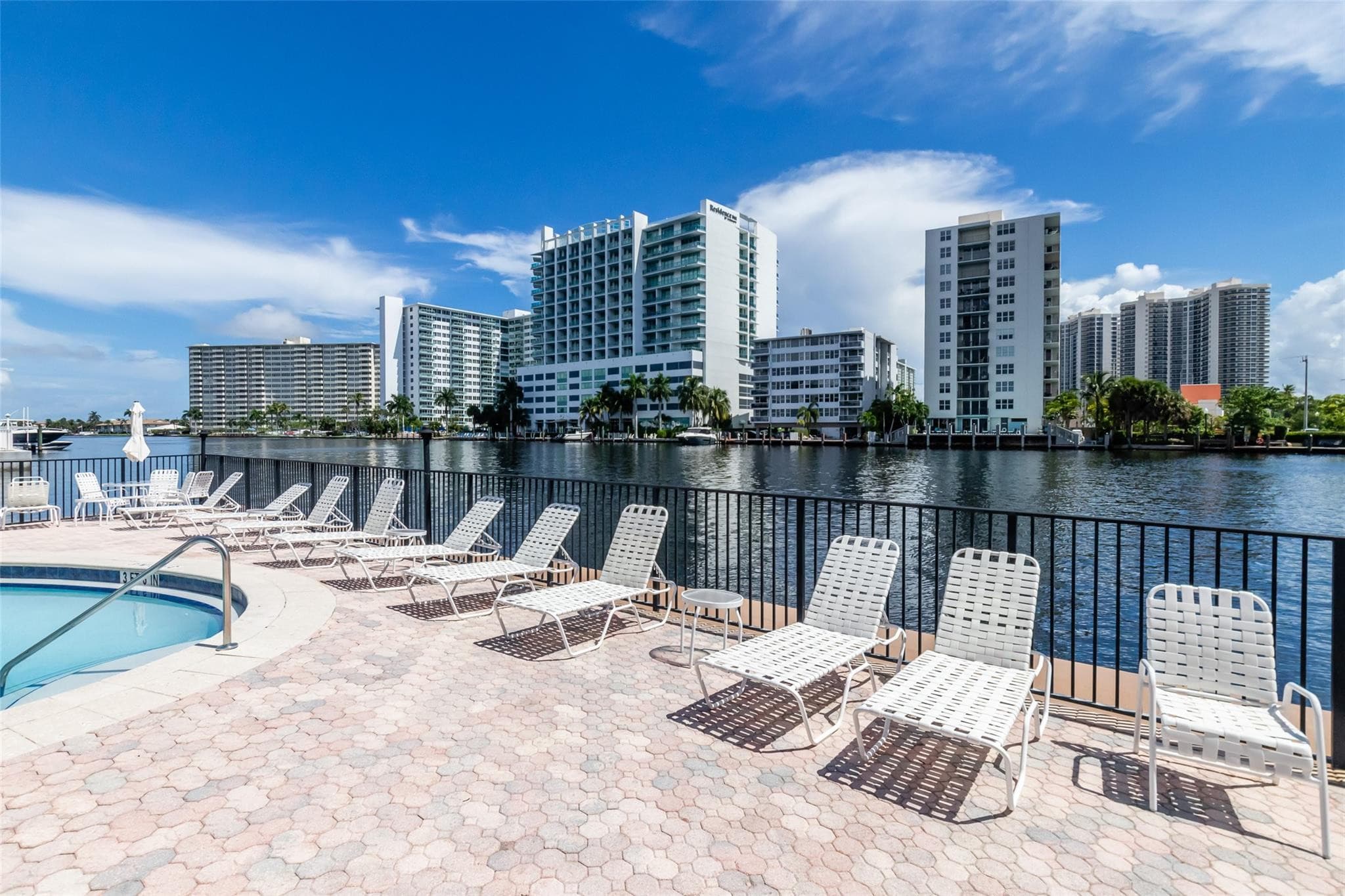 2881 32nd #119 Fort Lauderdale FL 33306 — thumbnail 40 of 44