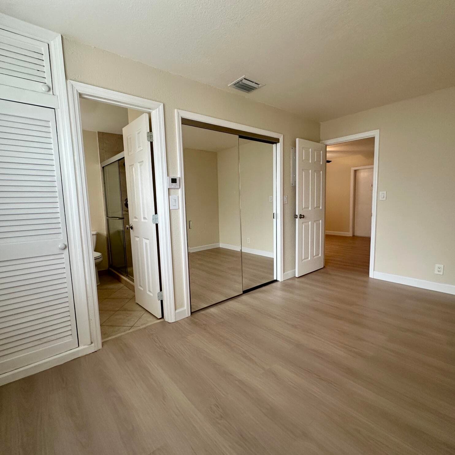 815 Middle River #110 Fort Lauderdale FL 33304 — thumbnail 10 of 22