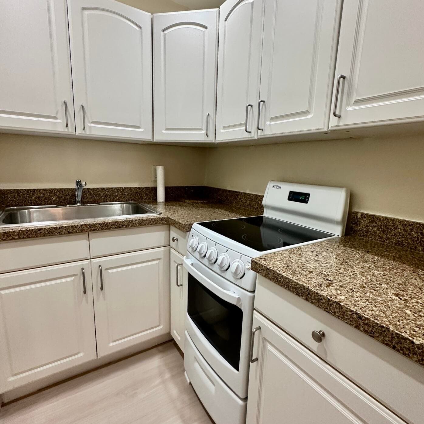 815 Middle River #110 Fort Lauderdale FL 33304 — thumbnail 7 of 22