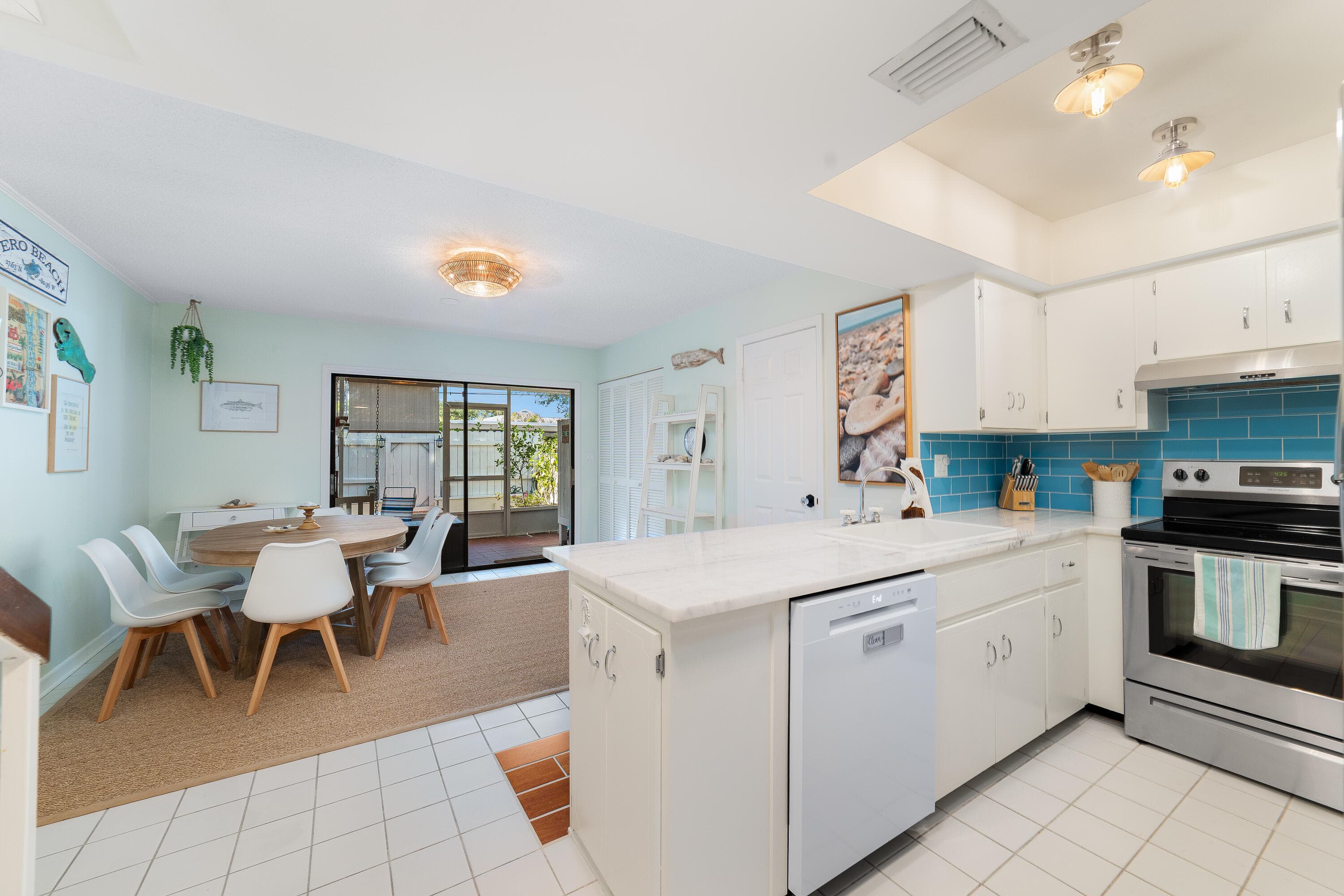 839 Camelia #8 Vero Beach FL 32963 — thumbnail 8 of 45