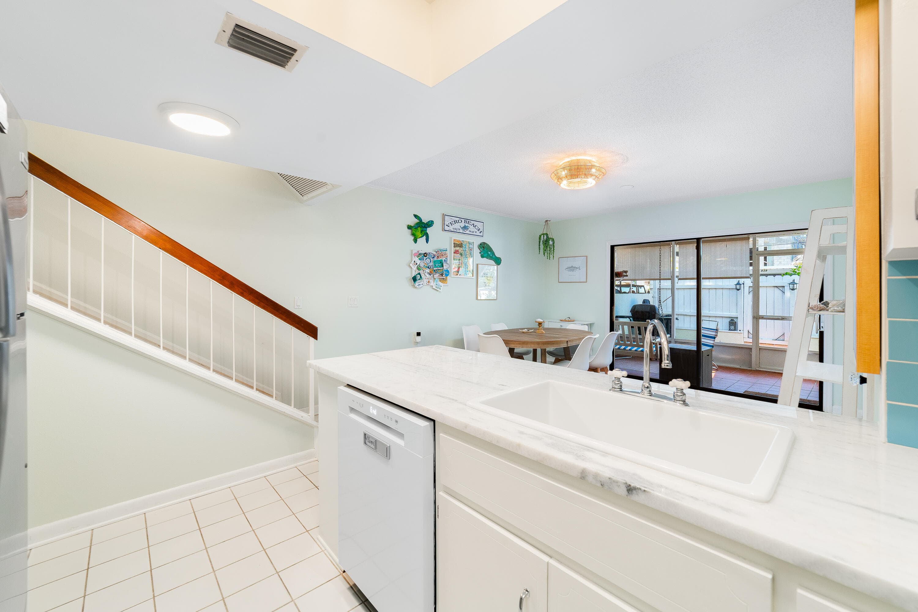 839 Camelia #8 Vero Beach FL 32963 — thumbnail 12 of 45
