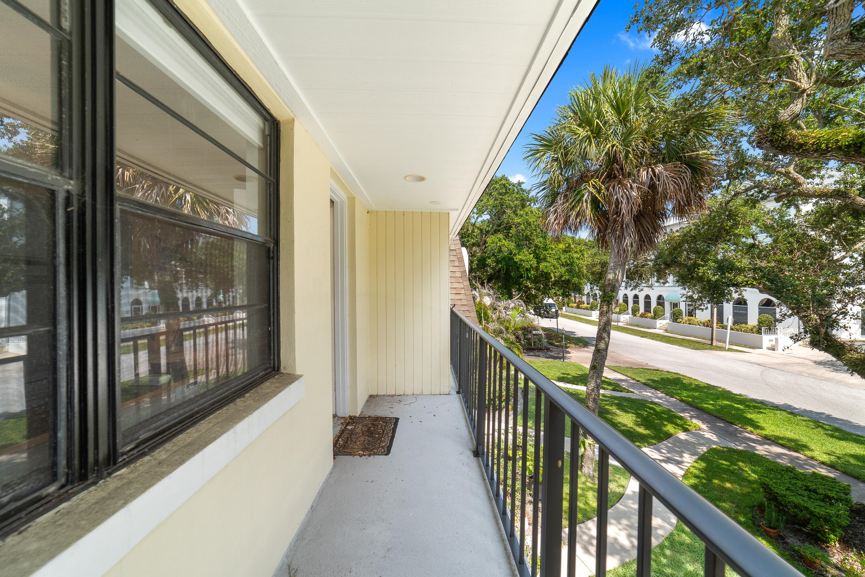 839 Camelia #8 Vero Beach FL 32963 — thumbnail 20 of 45