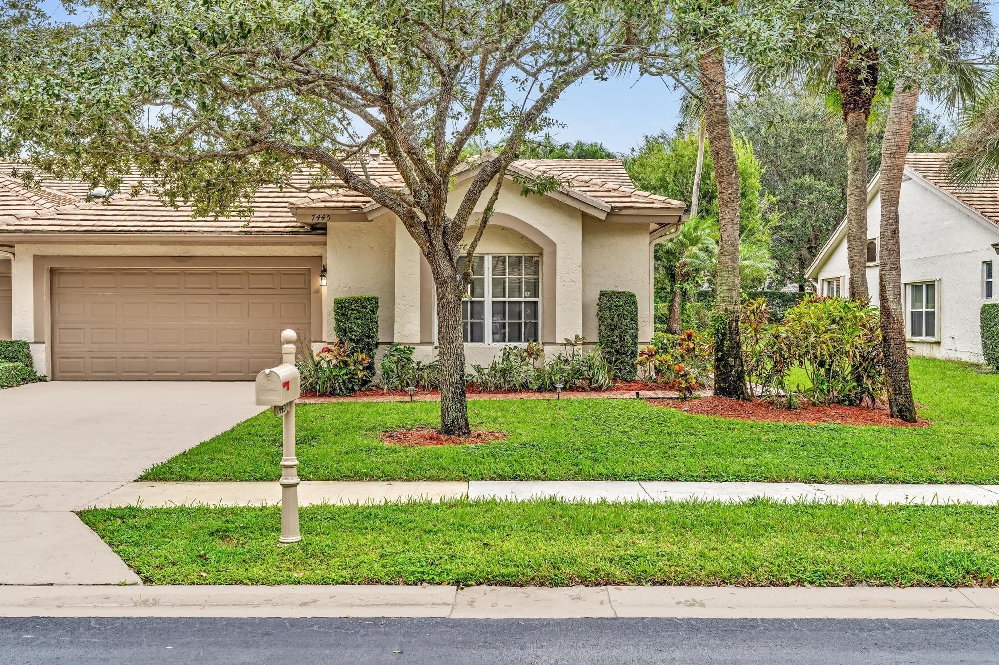 7445 Rockbridge Lake Worth FL 33467 — thumbnail 5 of 90