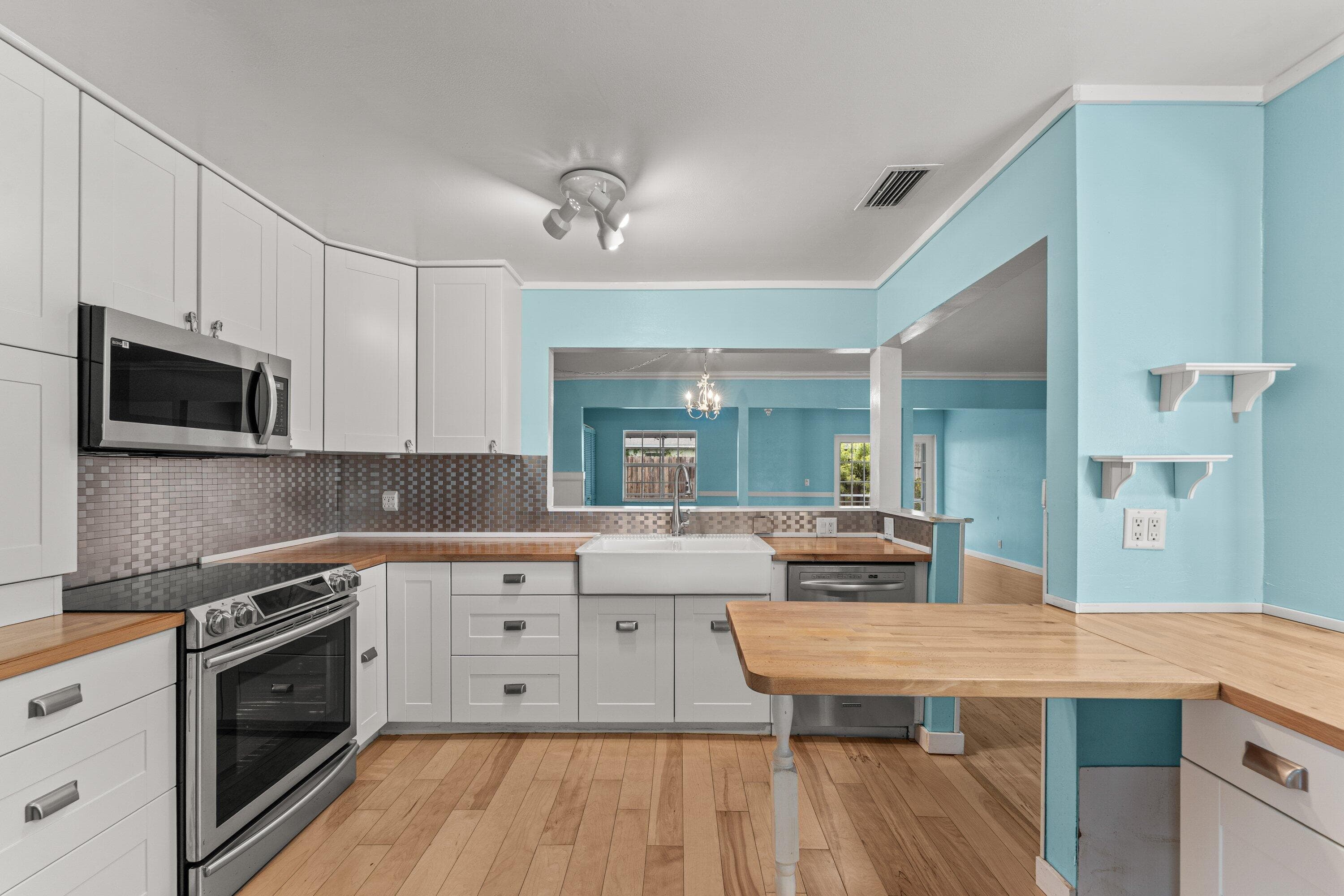3861 1st Deerfield Beach FL 33442 — thumbnail 9 of 34
