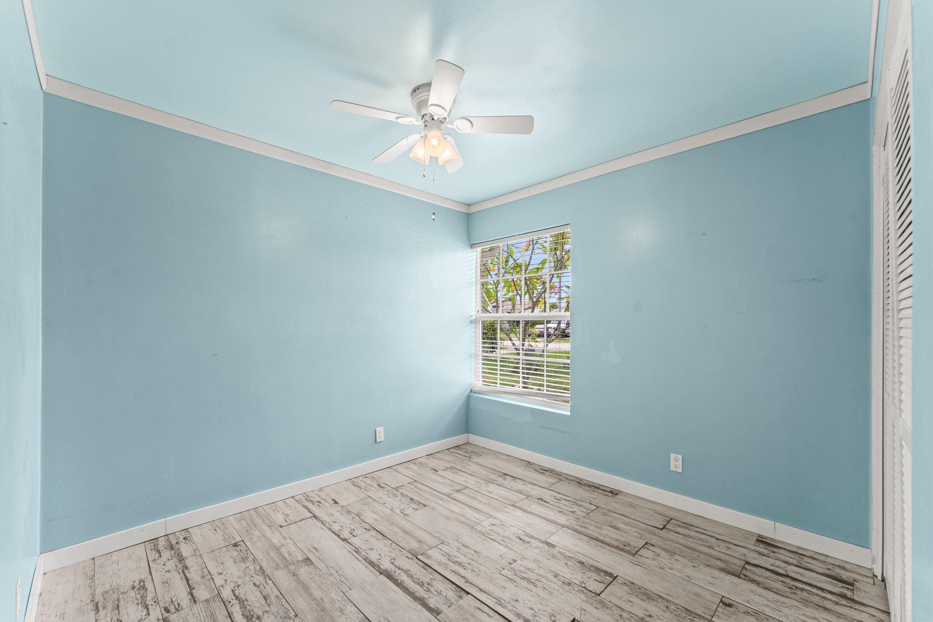 3861 1st Deerfield Beach FL 33442 — thumbnail 17 of 34