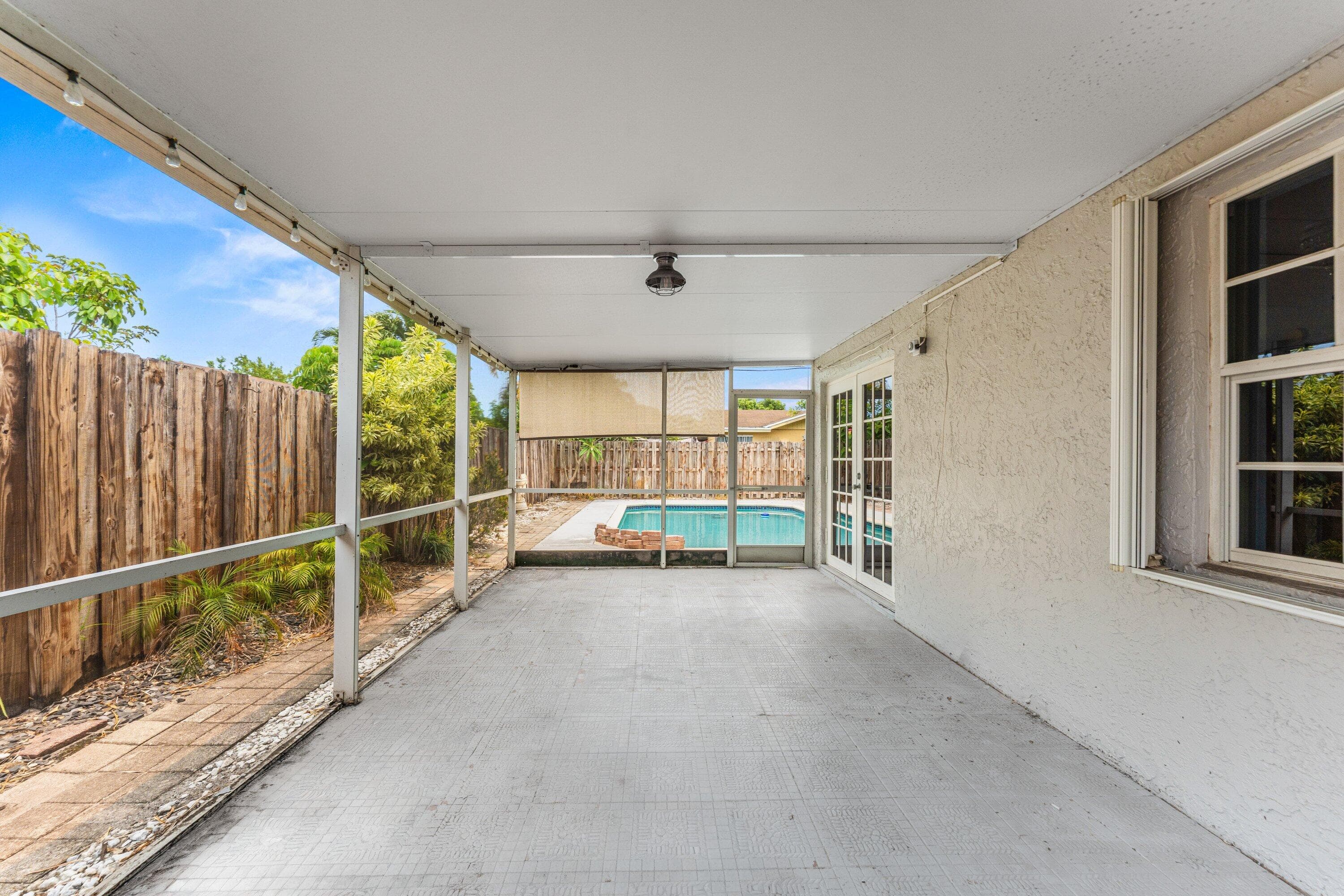 3861 1st Deerfield Beach FL 33442 — thumbnail 31 of 34