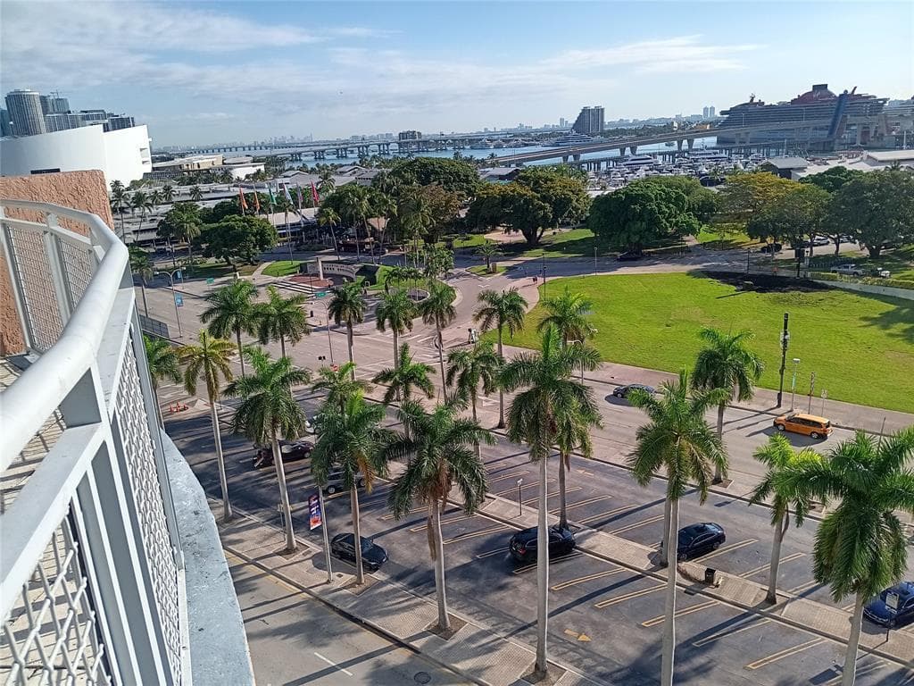 253 2nd #221 Miami FL 33132 — thumbnail 29 of 31