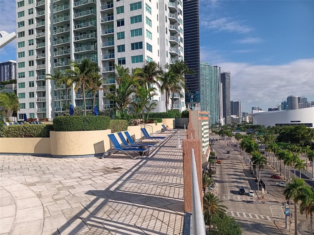 253 2nd #221 Miami FL 33132 — thumbnail 31 of 31